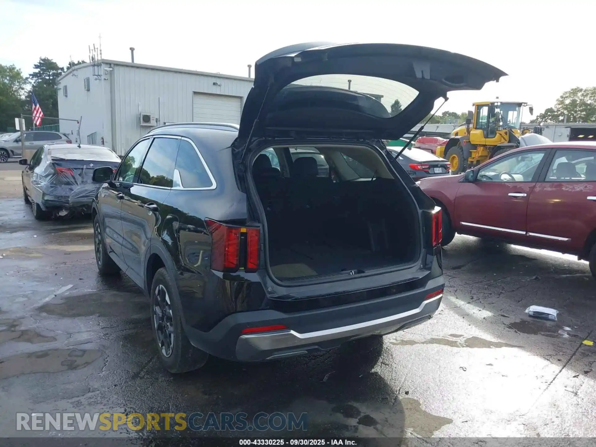 3 Photograph of a damaged car 5XYRLDJC8RG294186 KIA SORENTO 2024