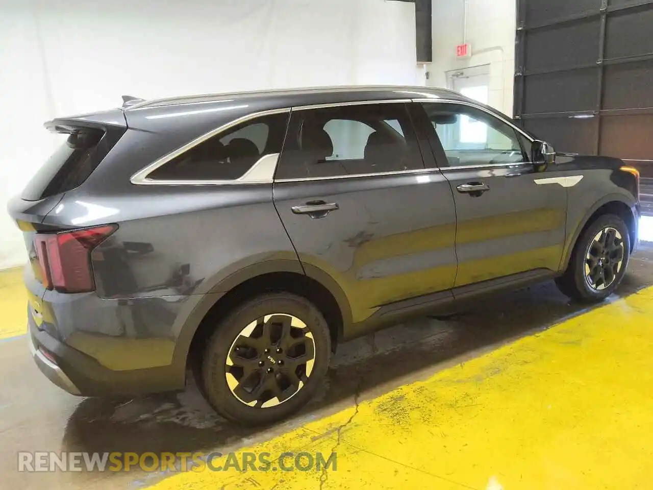 3 Photograph of a damaged car 5XYRLDJC9RG285707 KIA SORENTO 2024