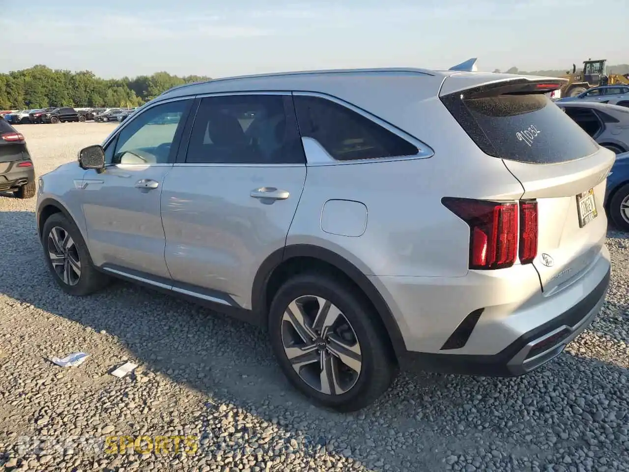 2 fotografías del automóvil dañado KNDRKDLG5R5247113 KIA SORENTO 2024