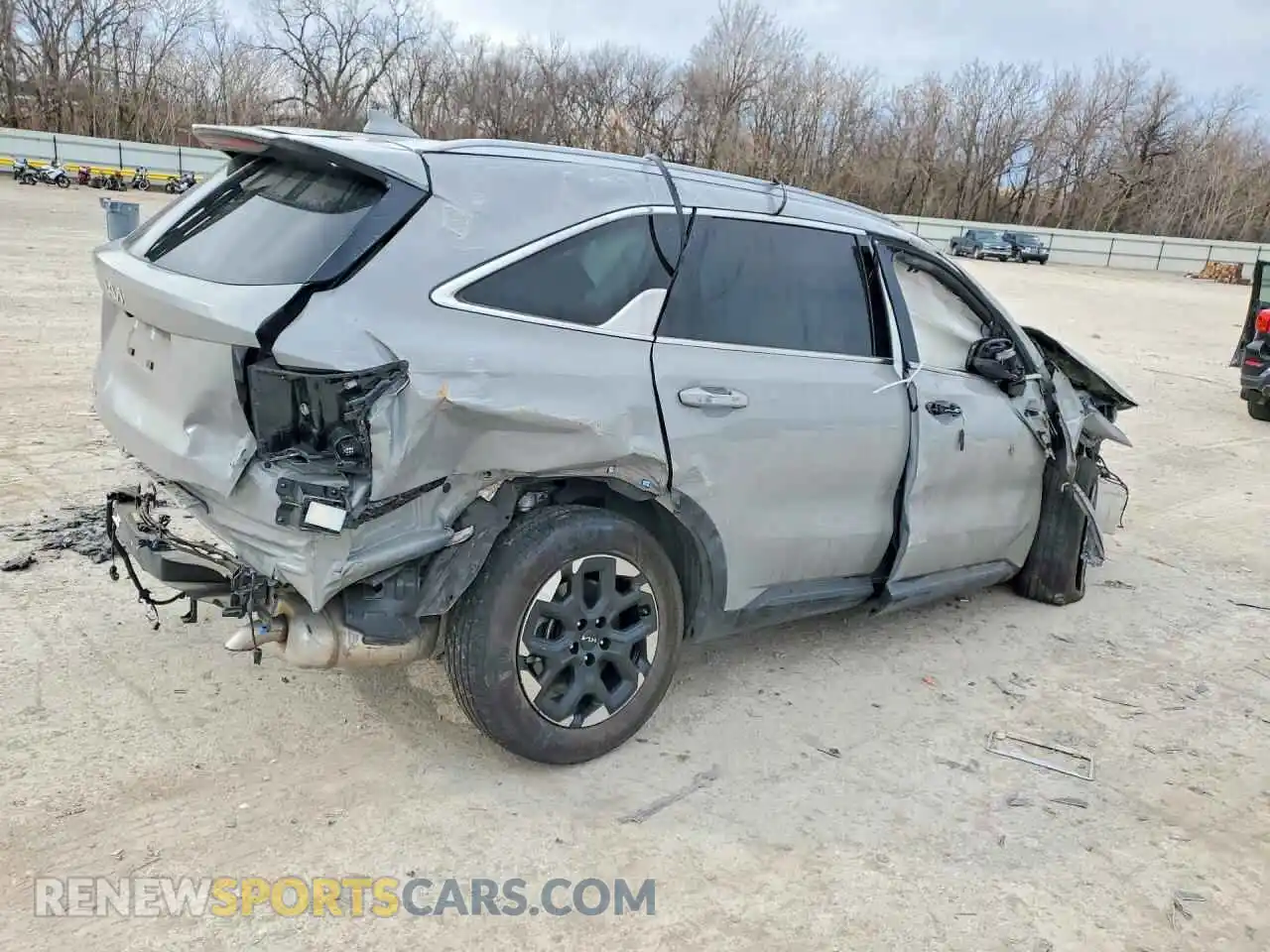3 Photograph of a damaged car 5XYRL4JC4SG375028 KIA SORENTO 2025
