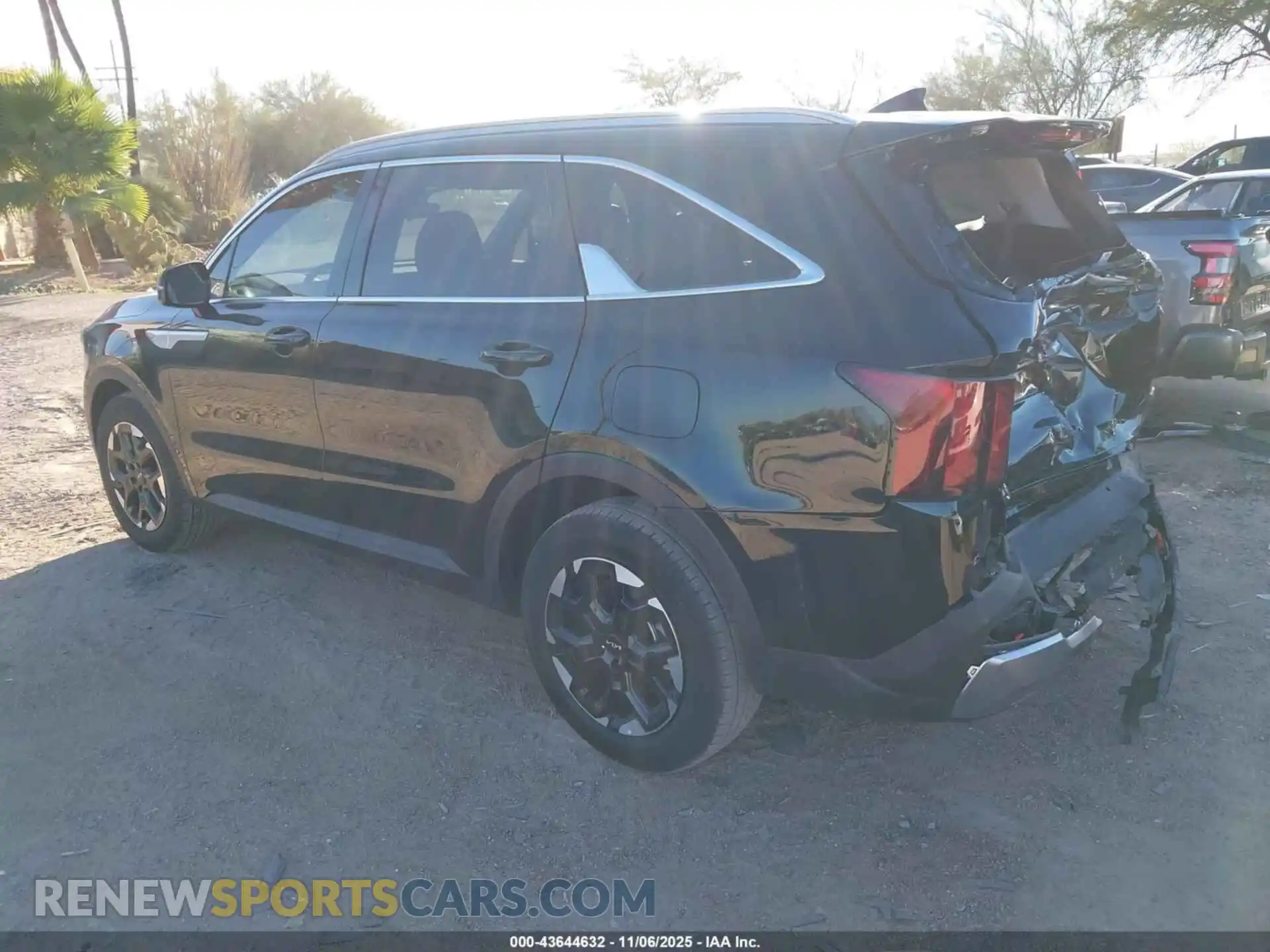 3 Photograph of a damaged car 5XYRL4JC5SG372803 KIA SORENTO 2025