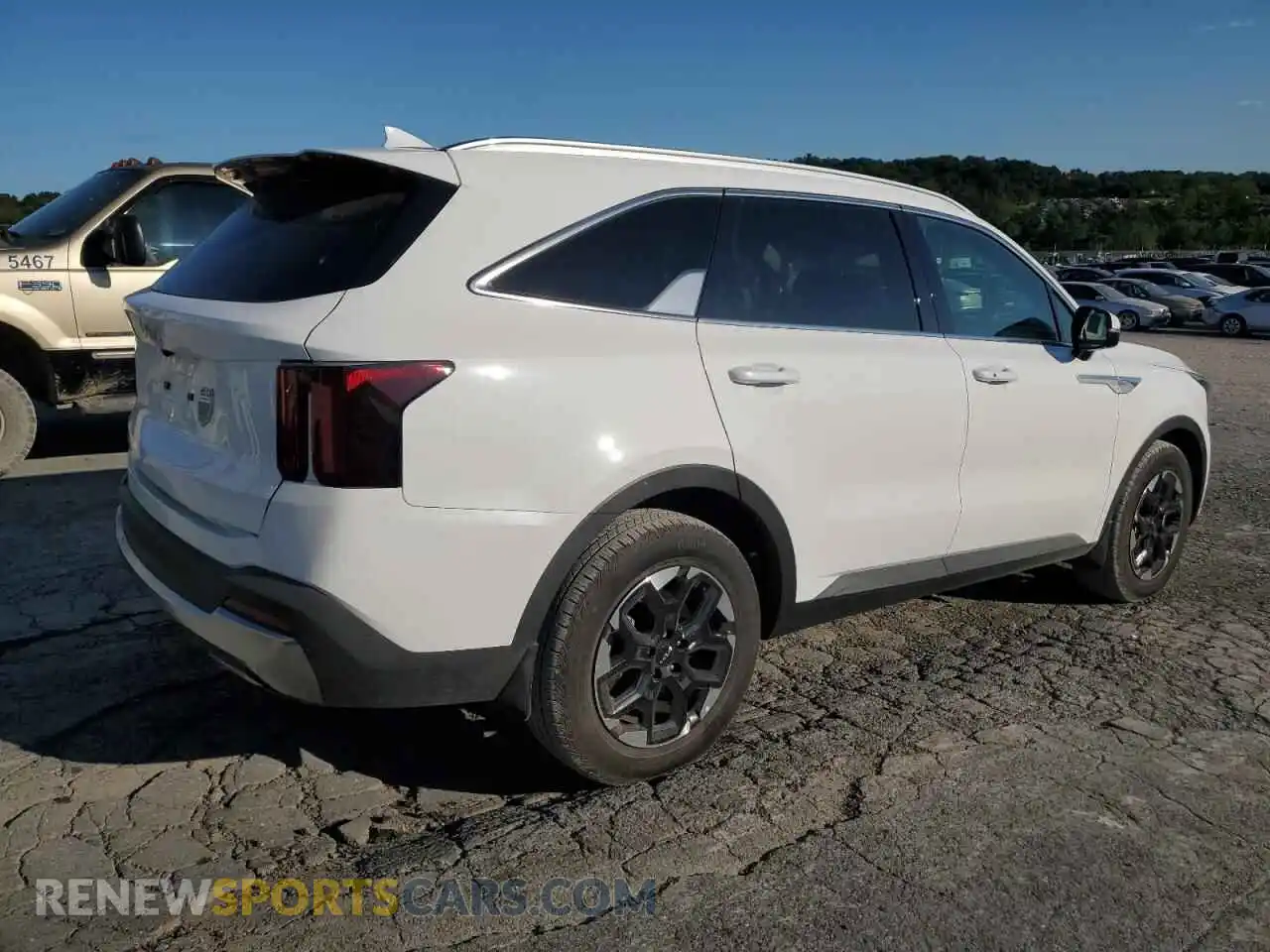 3 Photograph of a damaged car 5XYRL4JC9SG374294 KIA SORENTO 2025