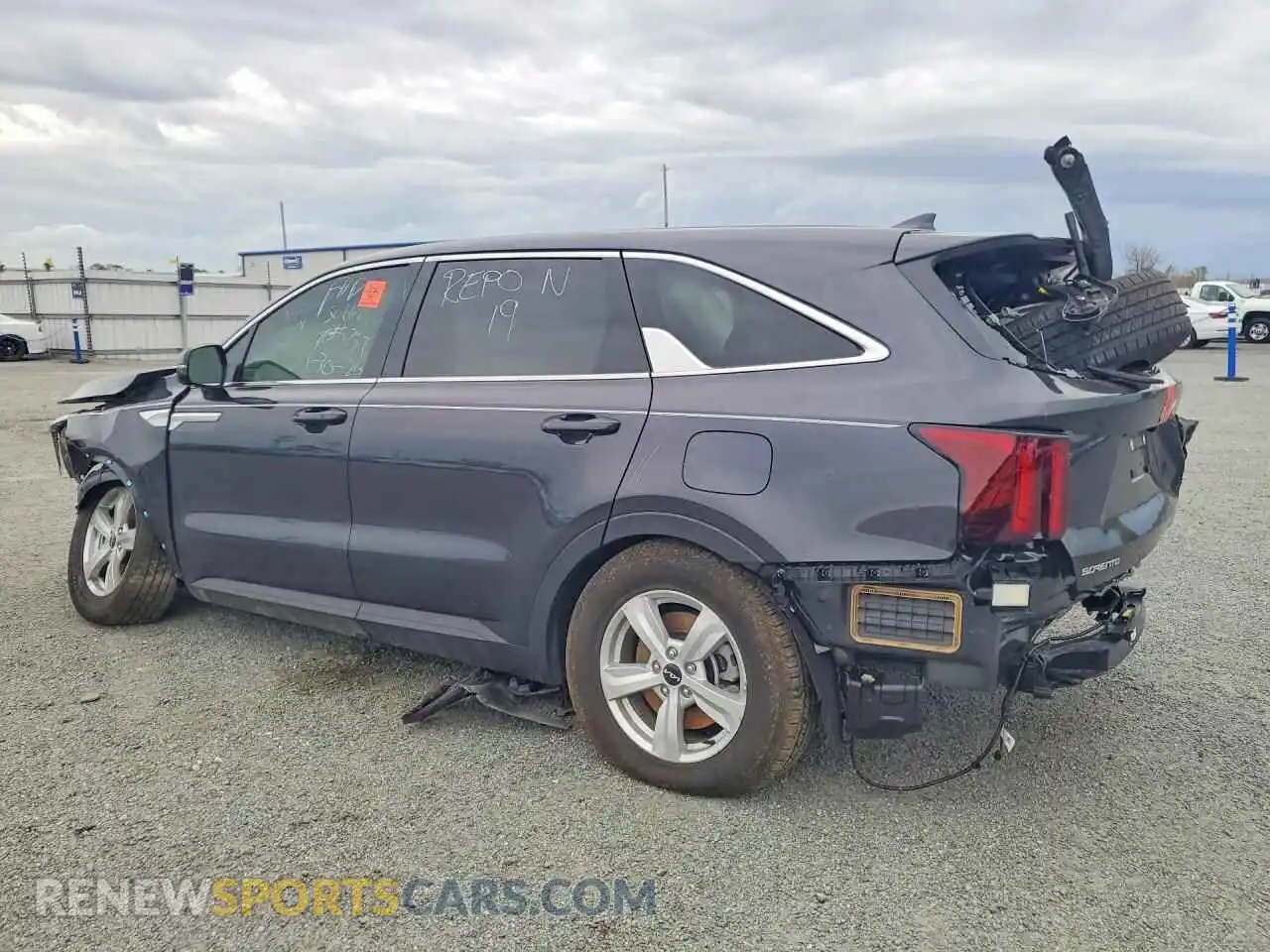 2 Photograph of a damaged car 5XYRG4JC3TG423690 KIA SORENTO 2026