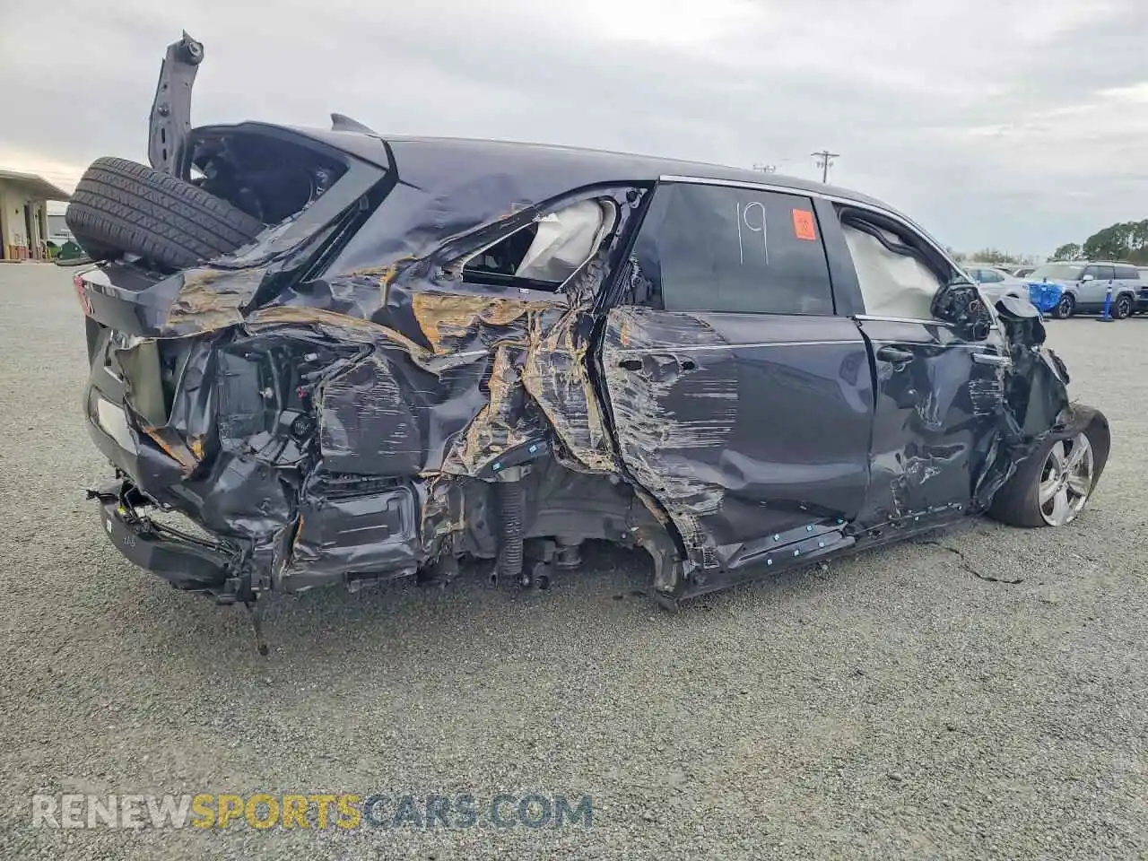 3 Photograph of a damaged car 5XYRG4JC3TG423690 KIA SORENTO 2026