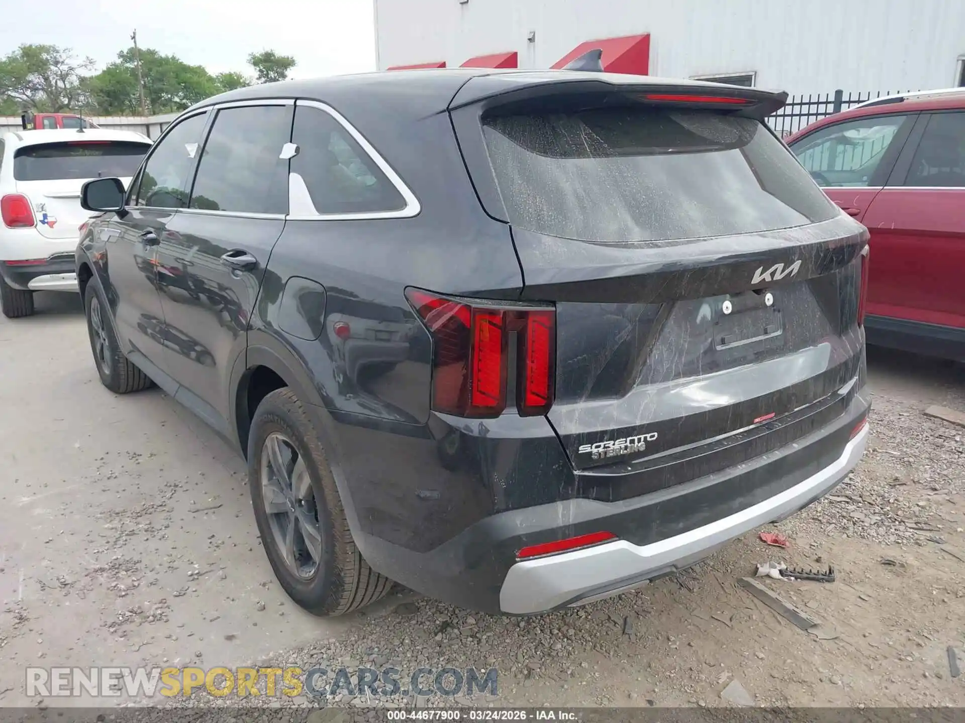 3 Photograph of a damaged car 5XYRG4JC4TG422130 KIA SORENTO 2026