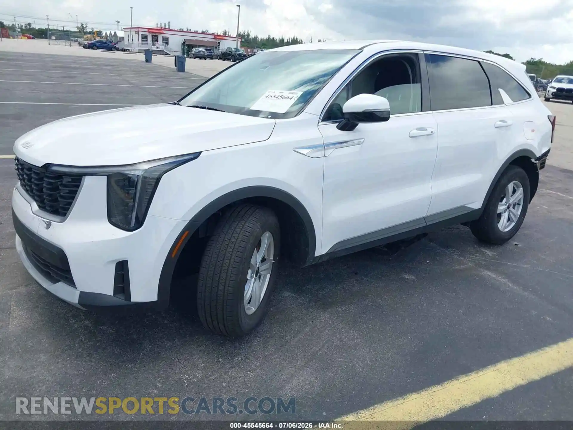 2 Photograph of a damaged car 5XYRG4JC5TG424985 KIA SORENTO 2026