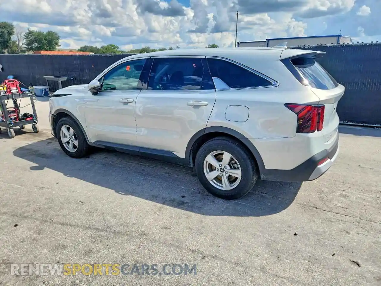2 fotografías del automóvil dañado 5XYRG4JC5TG429703 KIA SORENTO 2026