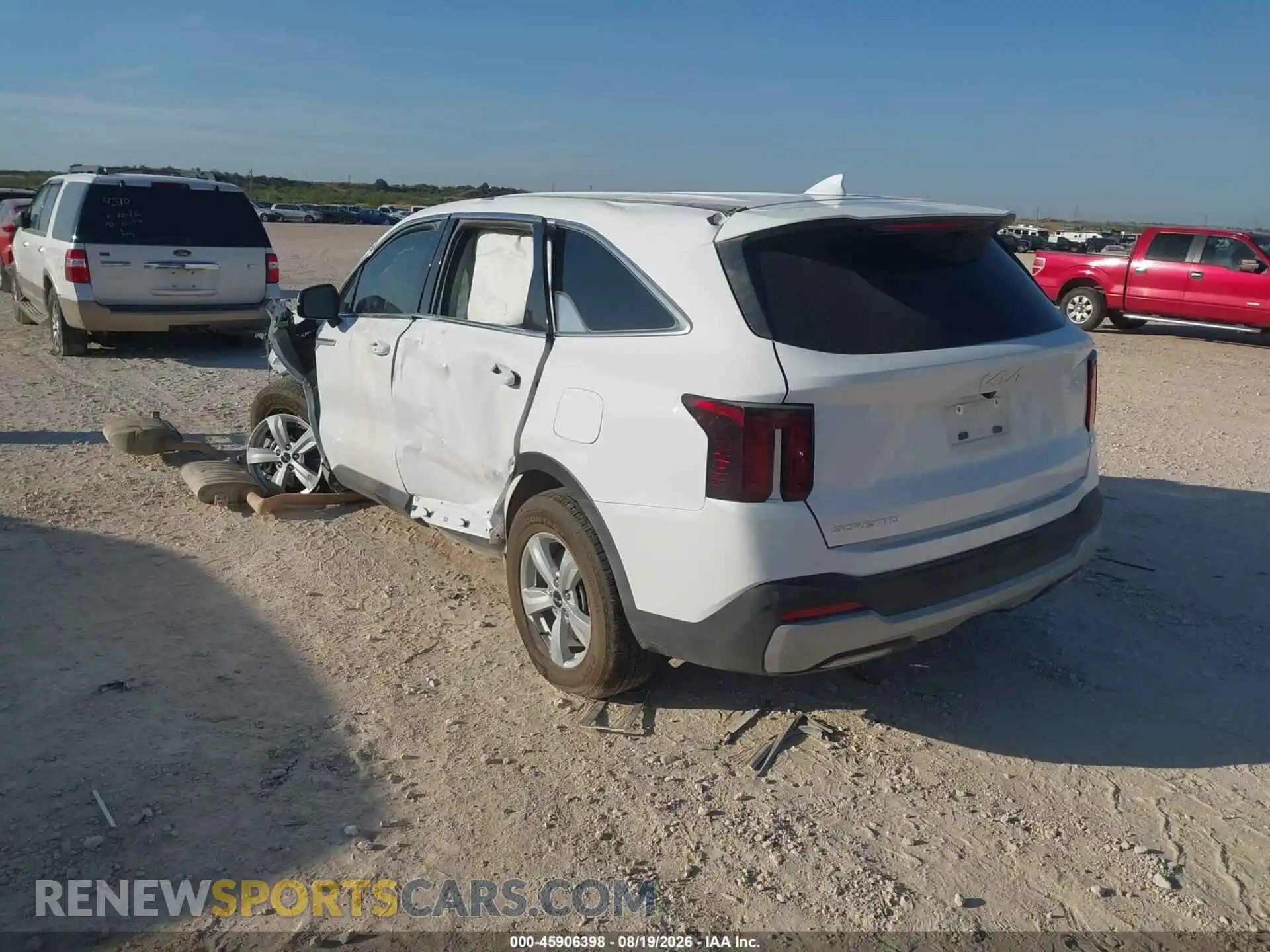 3 Photograph of a damaged car 5XYRG4JC8TG416654 KIA SORENTO 2026