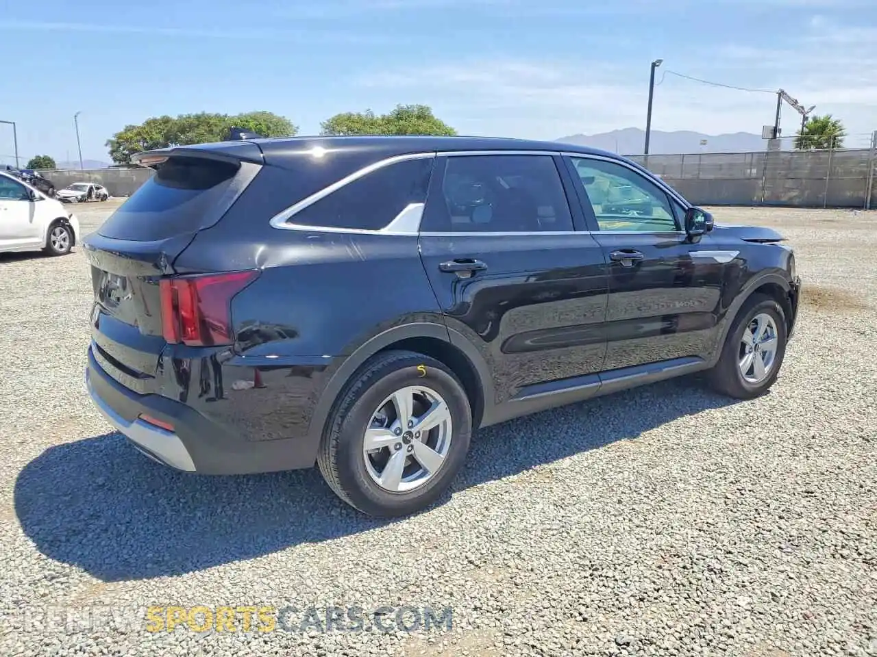 3 Фотография поврежденного автомобиля 5XYRG4JCXTG453379 KIA SORENTO 2026