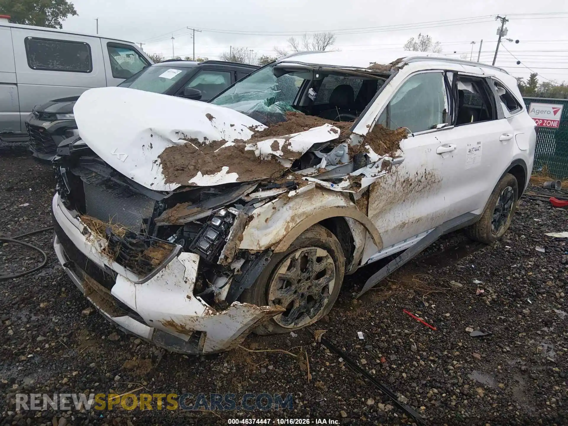 2 fotografías del automóvil dañado 5XYRLDJC3TG471847 KIA SORENTO 2026