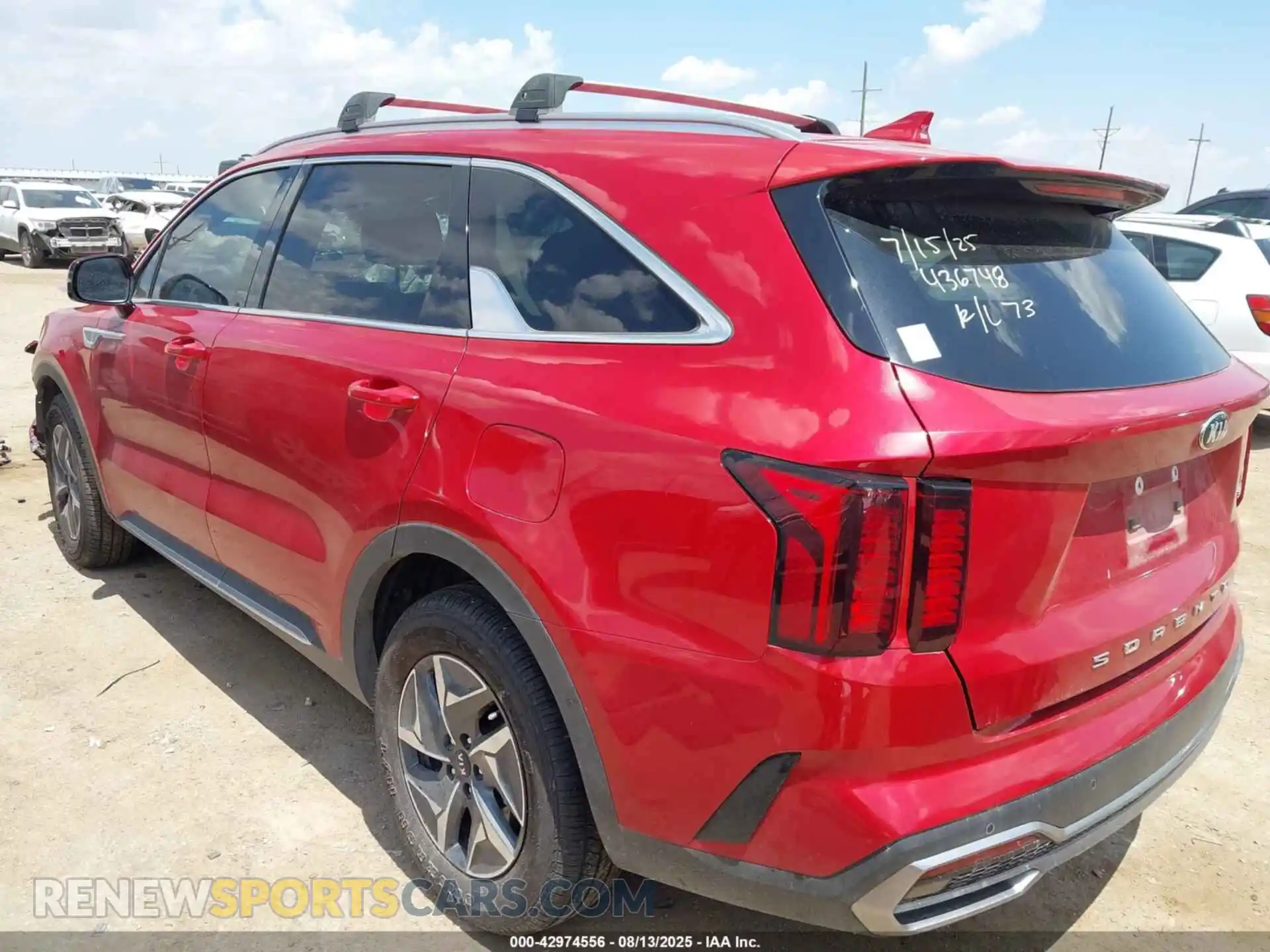 3 fotografías del automóvil dañado KNDRG4LG4M5036897 KIA SORENTO HYBRID 2021