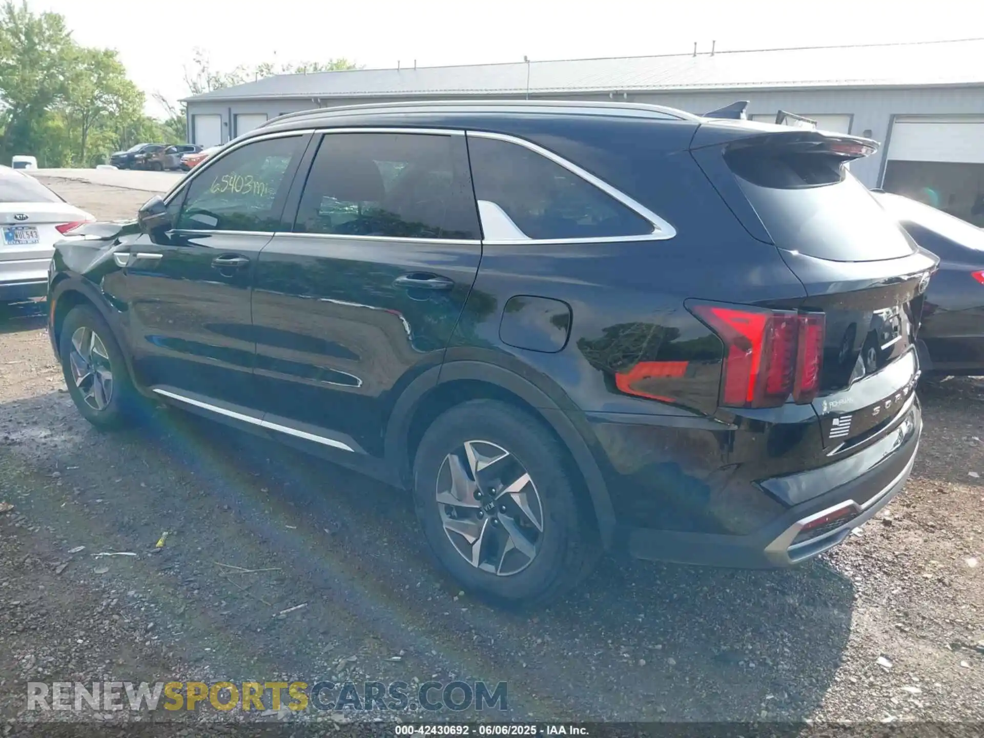 3 fotografías del automóvil dañado KNDRH4LG6M5034839 KIA SORENTO HYBRID 2021