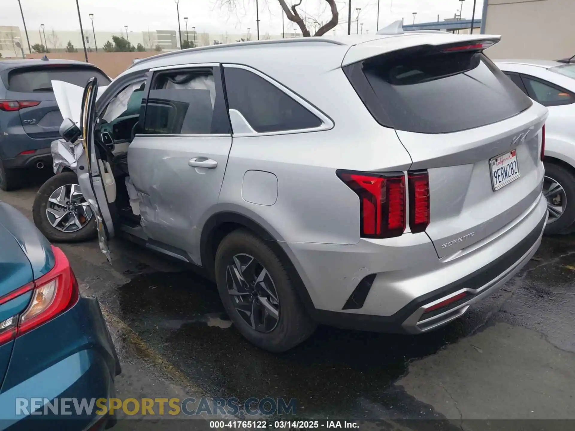 3 fotografías del automóvil dañado KNDRH4LG1P5156822 KIA SORENTO HYBRID 2023