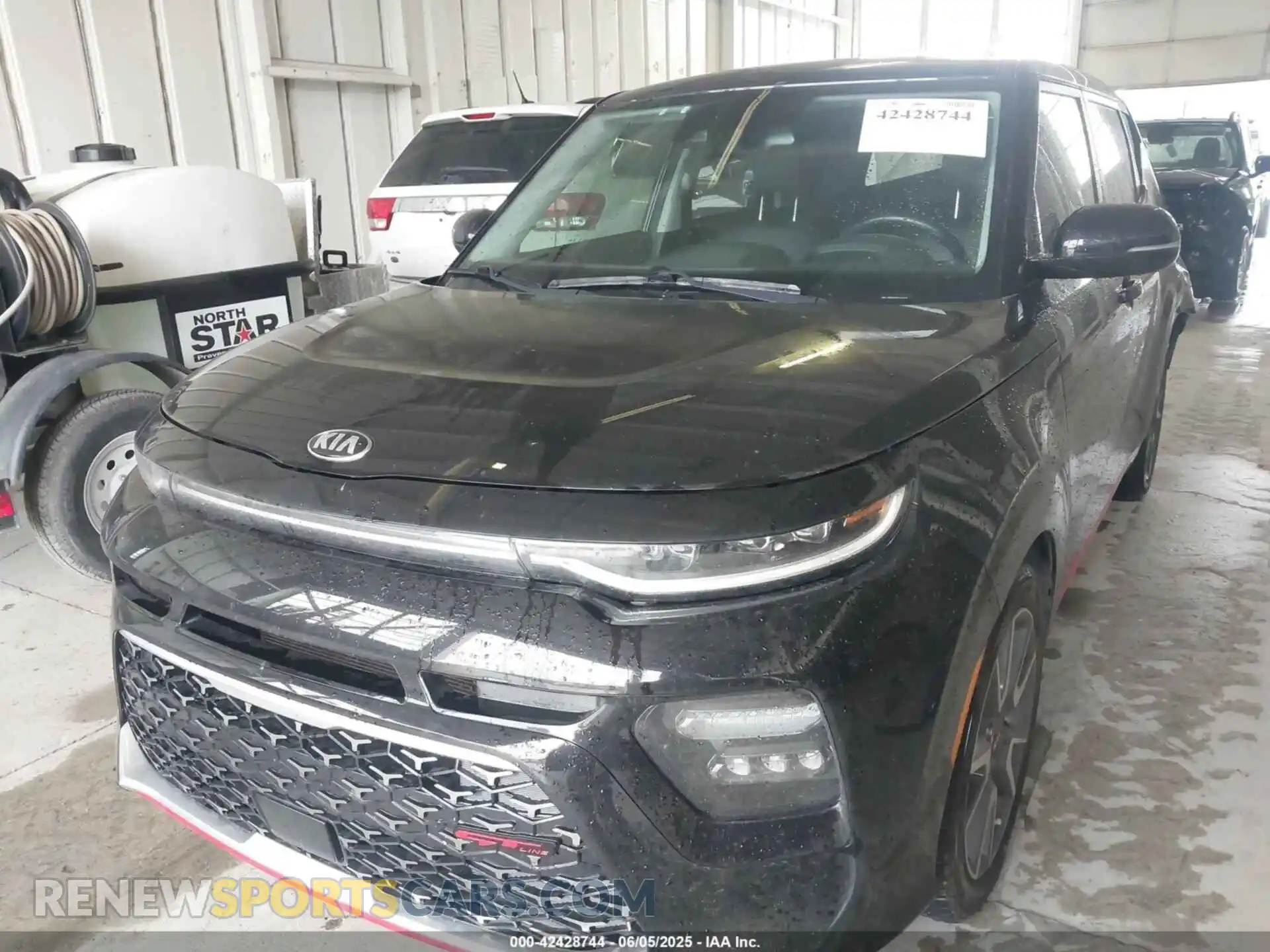 2 Photograph of a damaged car KNDJ53AF1L7726021 KIA SOUL 2020