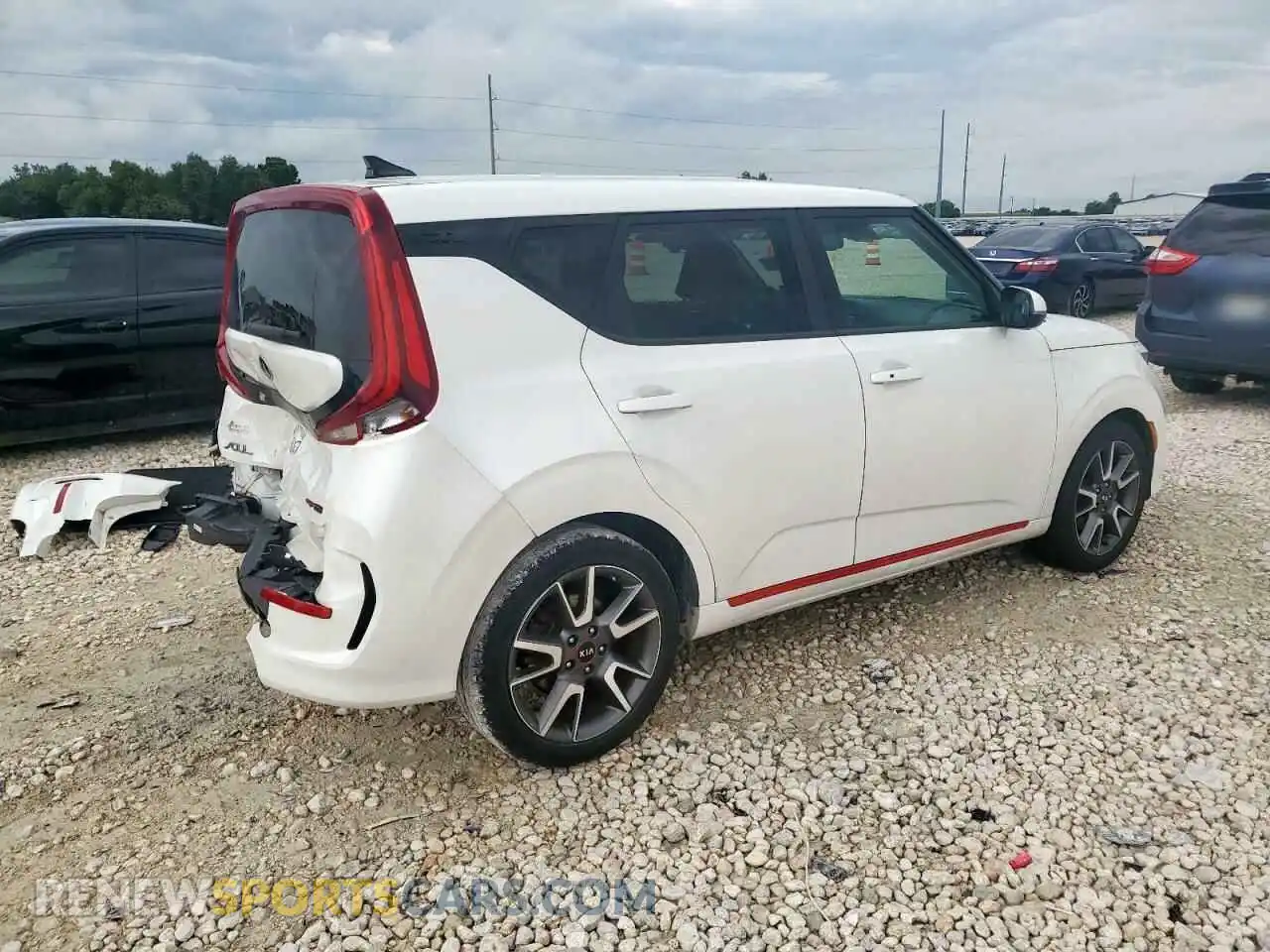 3 Photograph of a damaged car KNDJ53AF5L7061558 KIA SOUL 2020