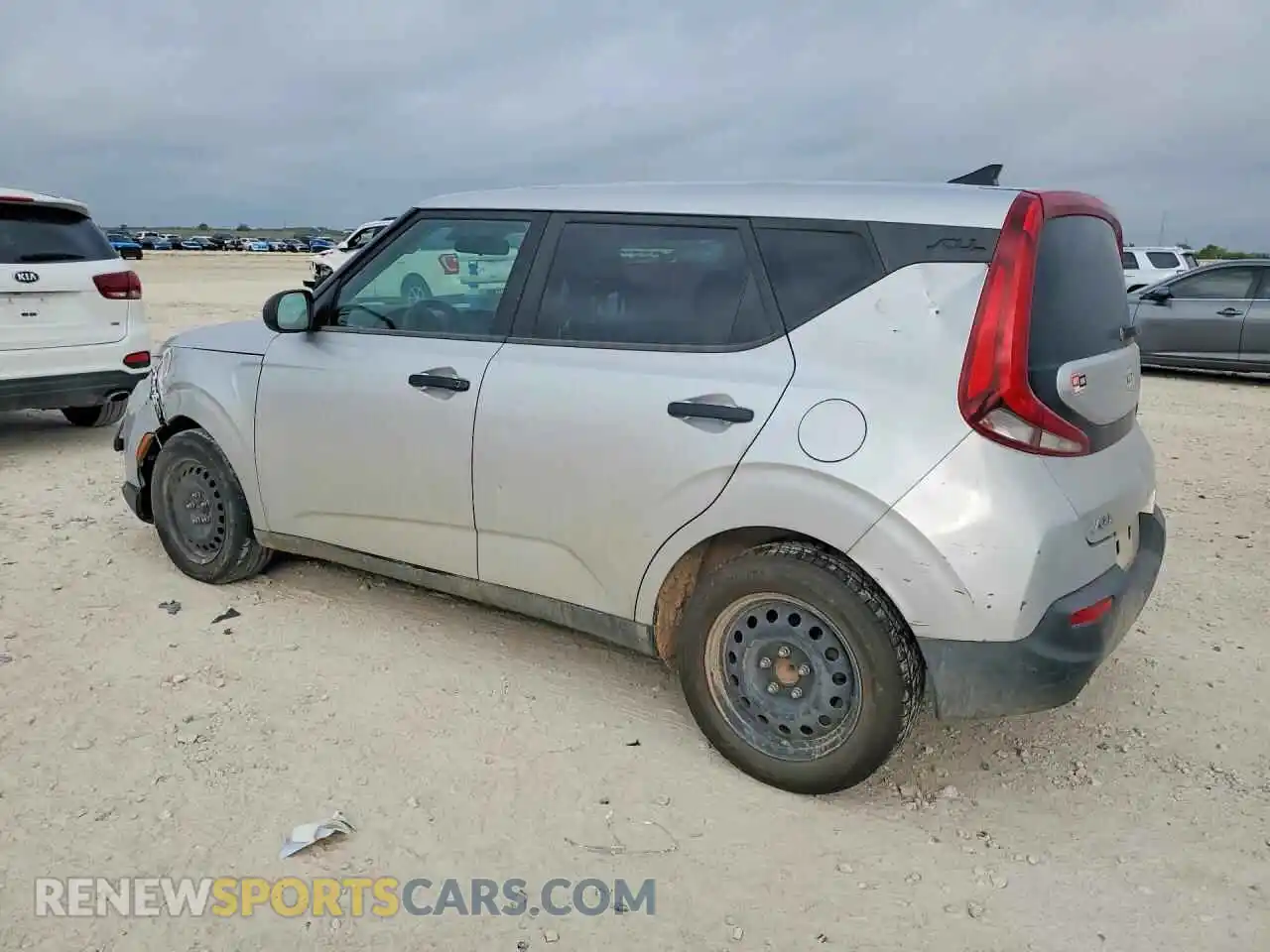 2 fotografías del automóvil dañado KNDJ22AUXM7738414 KIA SOUL 2021