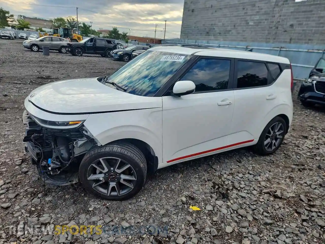 1 Photograph of a damaged car KNDJ53AF8M7144872 KIA SOUL 2021