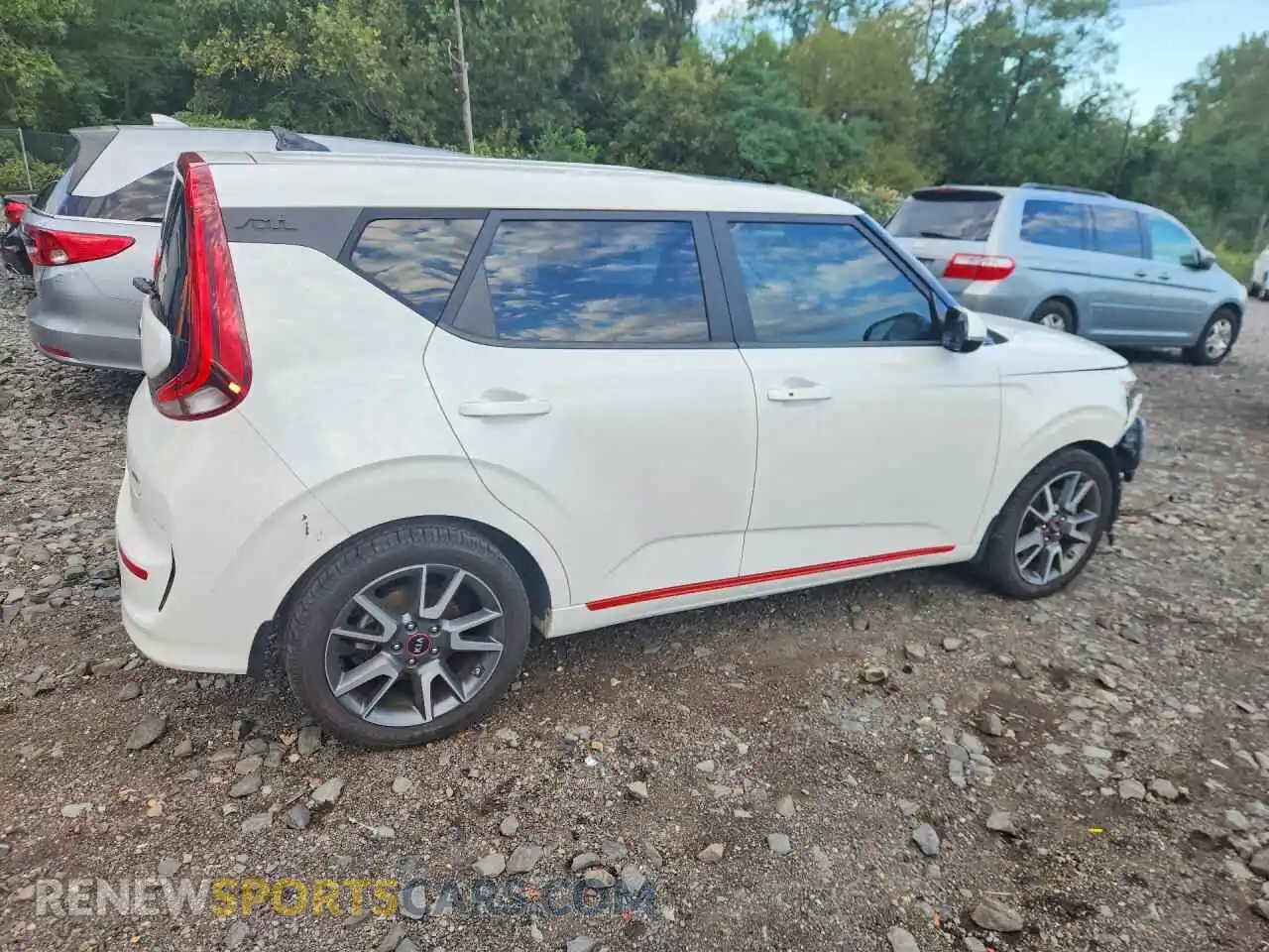3 Photograph of a damaged car KNDJ53AF8M7144872 KIA SOUL 2021