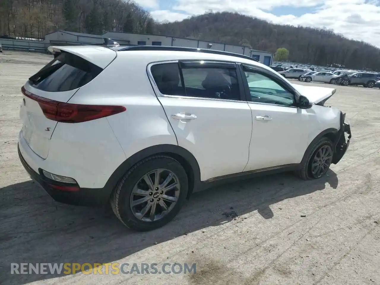 3 Photograph of a damaged car KNDP63AC2L7743407 KIA SPORTAGE 2020