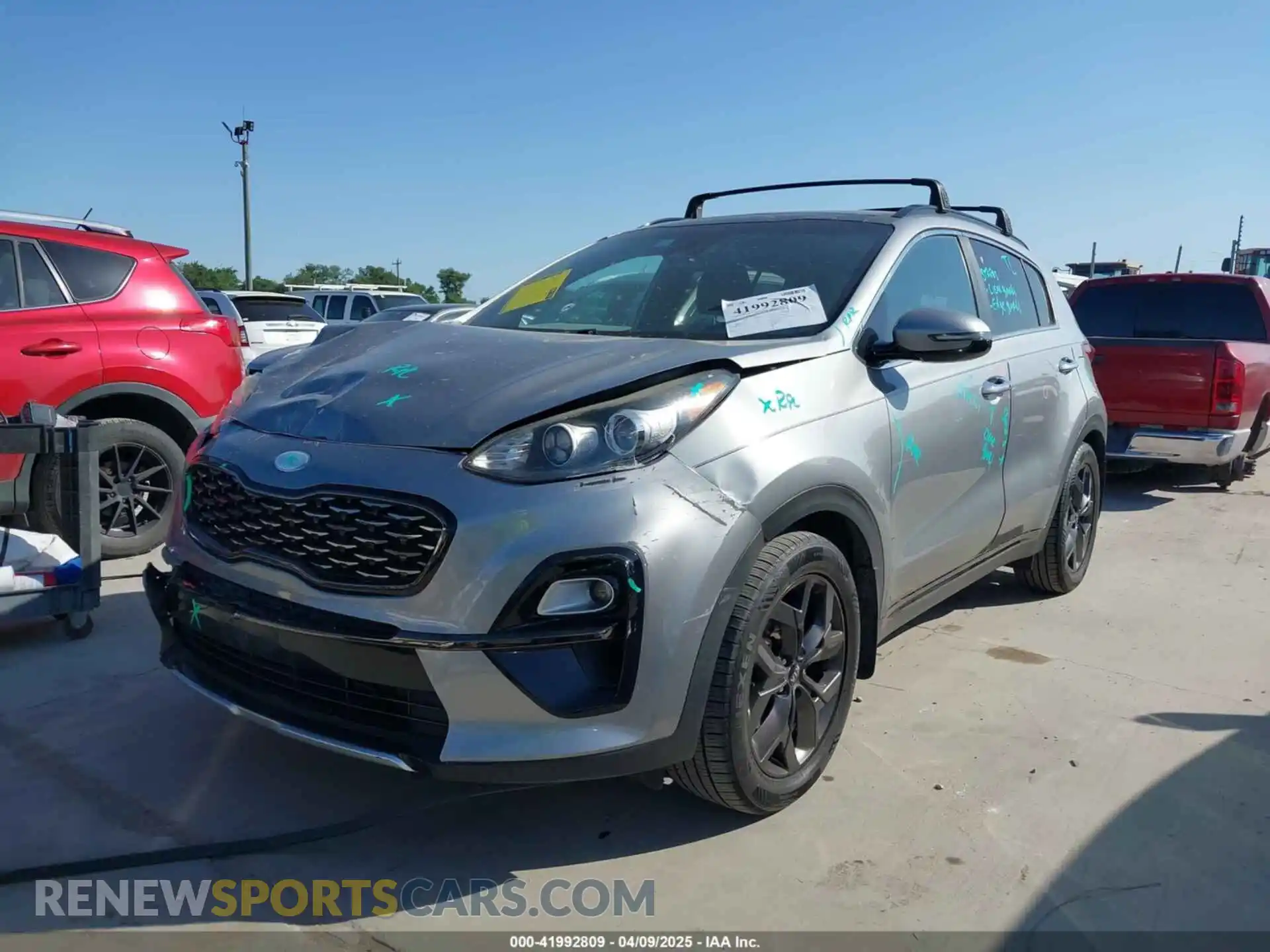 2 Photograph of a damaged car KNDP63ACXL7663109 KIA SPORTAGE 2020