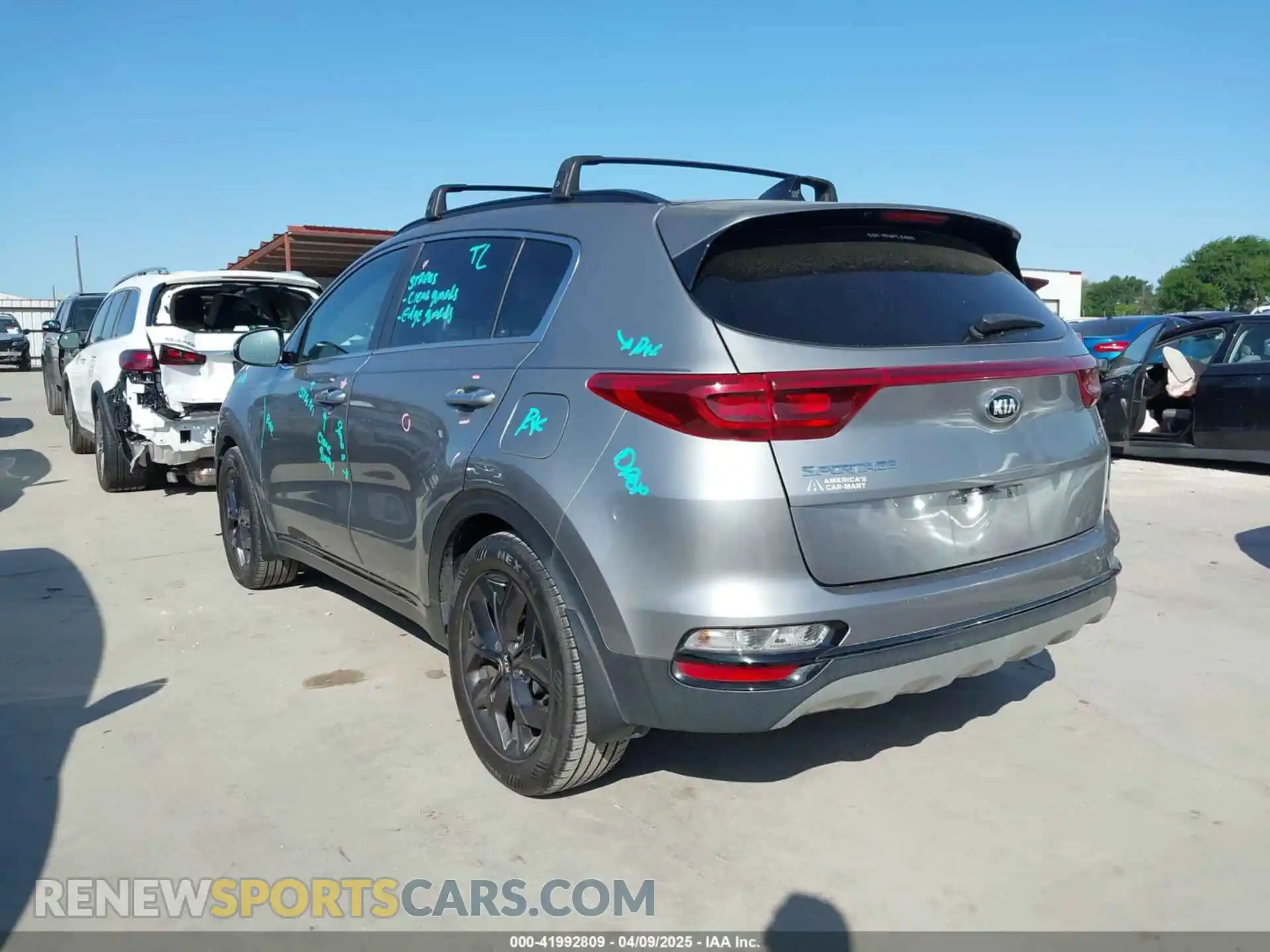 3 Photograph of a damaged car KNDP63ACXL7663109 KIA SPORTAGE 2020