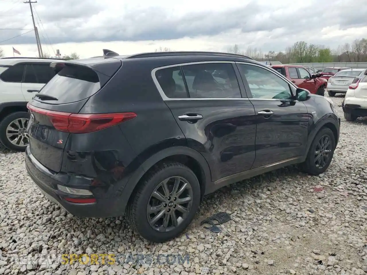 3 Photograph of a damaged car KNDP6CAC5L7706044 KIA SPORTAGE 2020