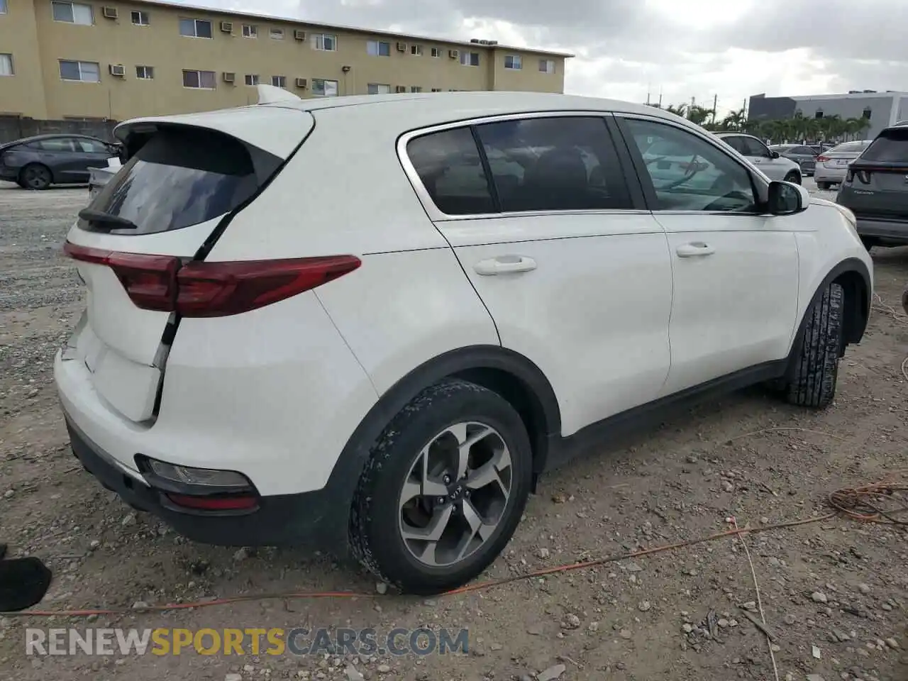 3 Photograph of a damaged car KNDPM3AC5L7814024 KIA SPORTAGE 2020