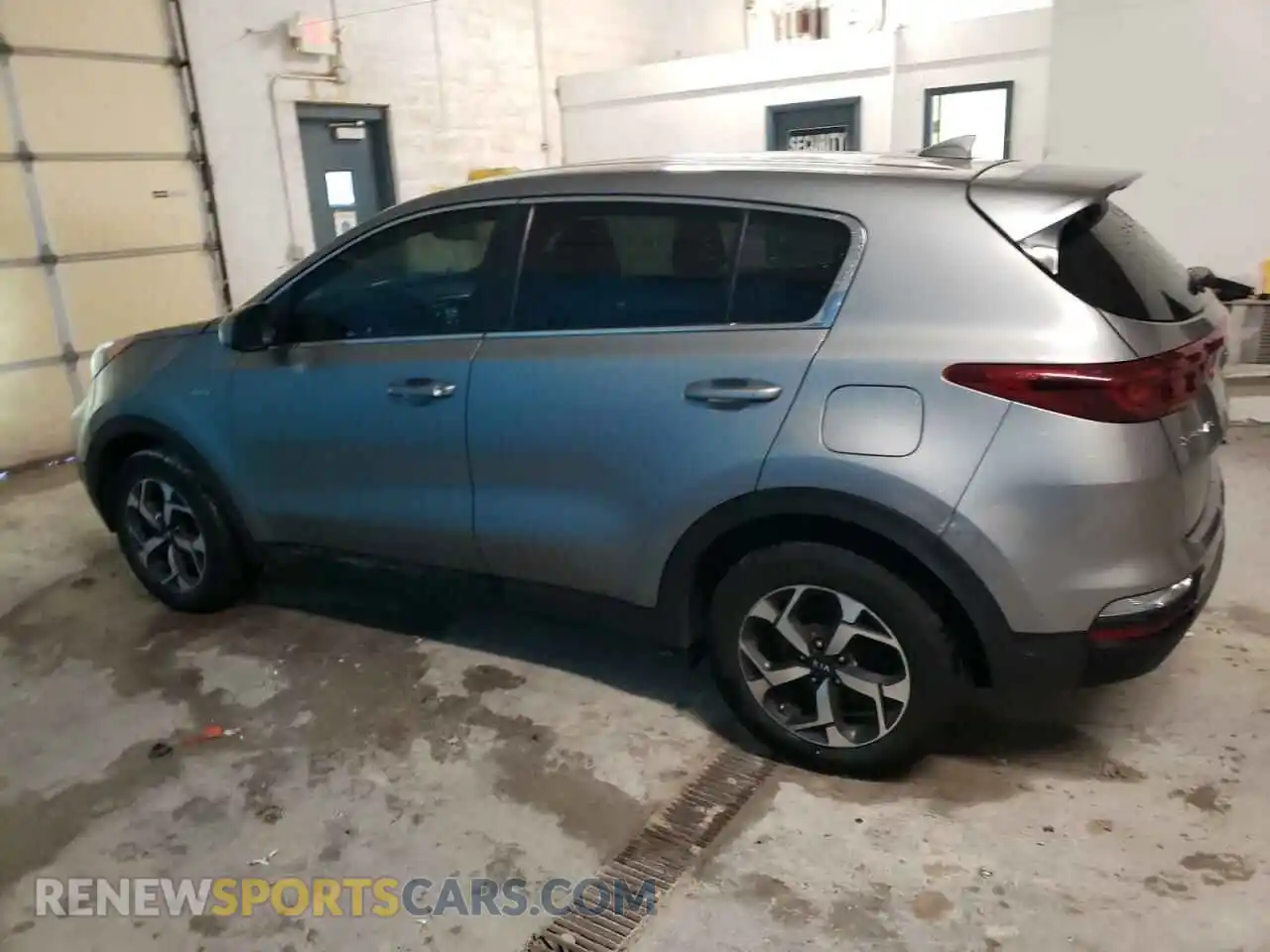 2 Photograph of a damaged car KNDPMCAC4L7775605 KIA SPORTAGE 2020
