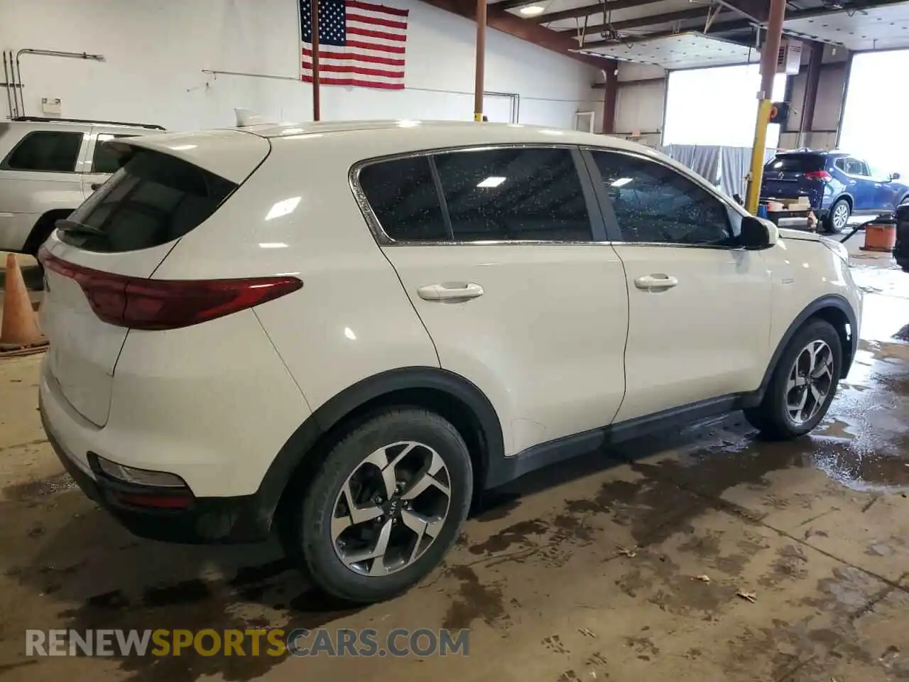 3 Photograph of a damaged car KNDPMCAC5L7674489 KIA SPORTAGE 2020