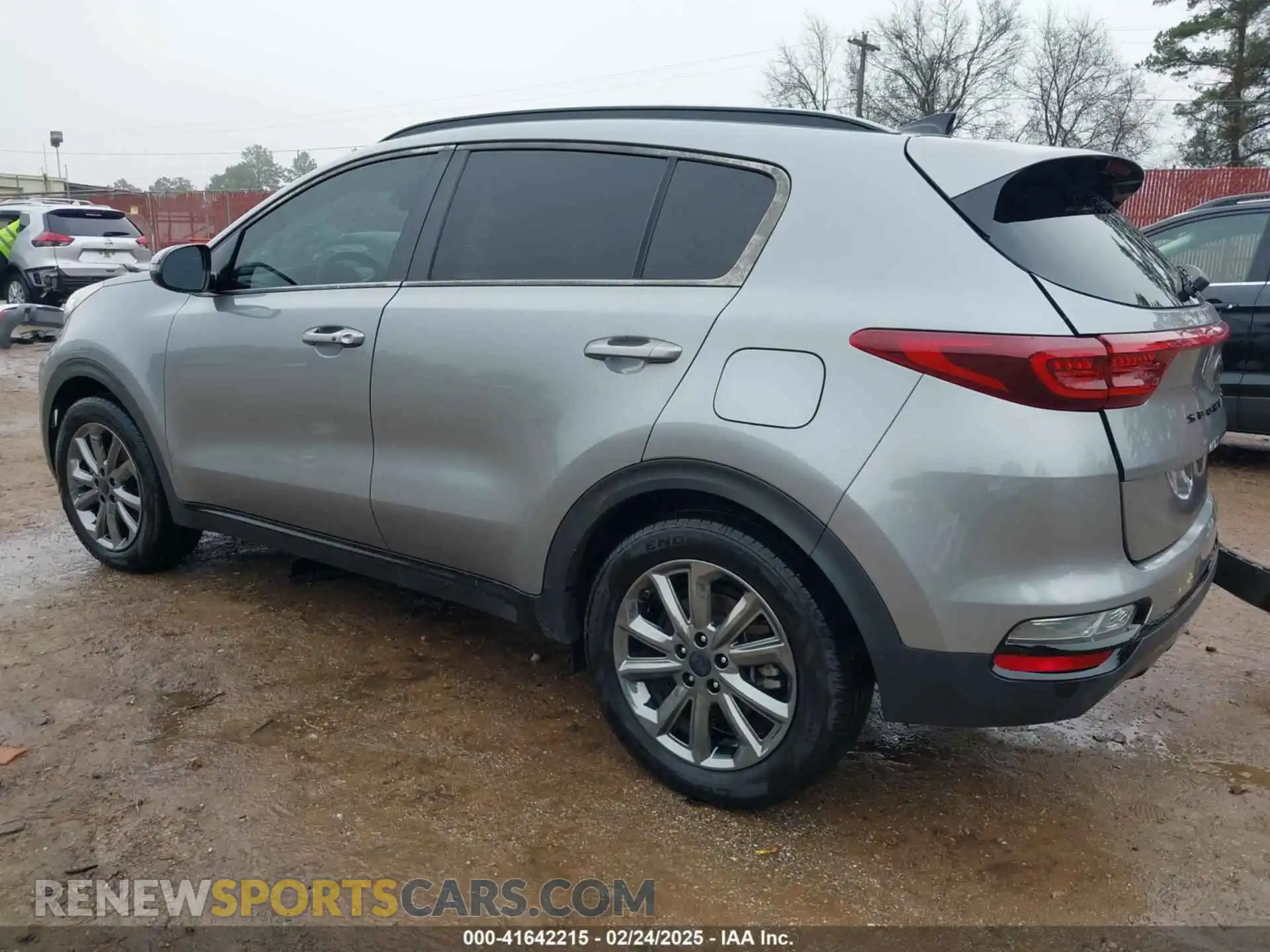 3 Photograph of a damaged car KNDP63AC1M7877228 KIA SPORTAGE 2021