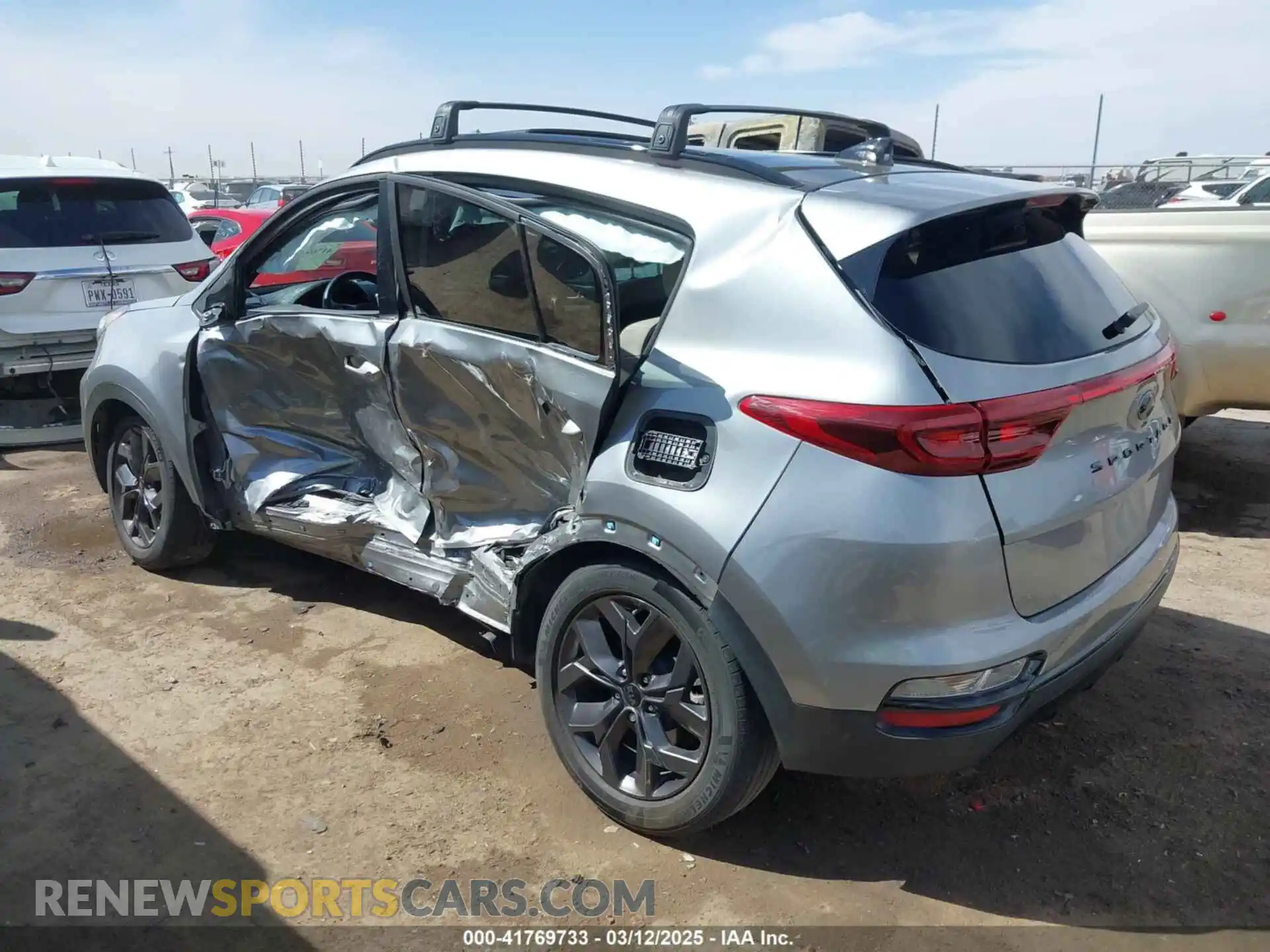3 Photograph of a damaged car KNDP63AC1M7900832 KIA SPORTAGE 2021