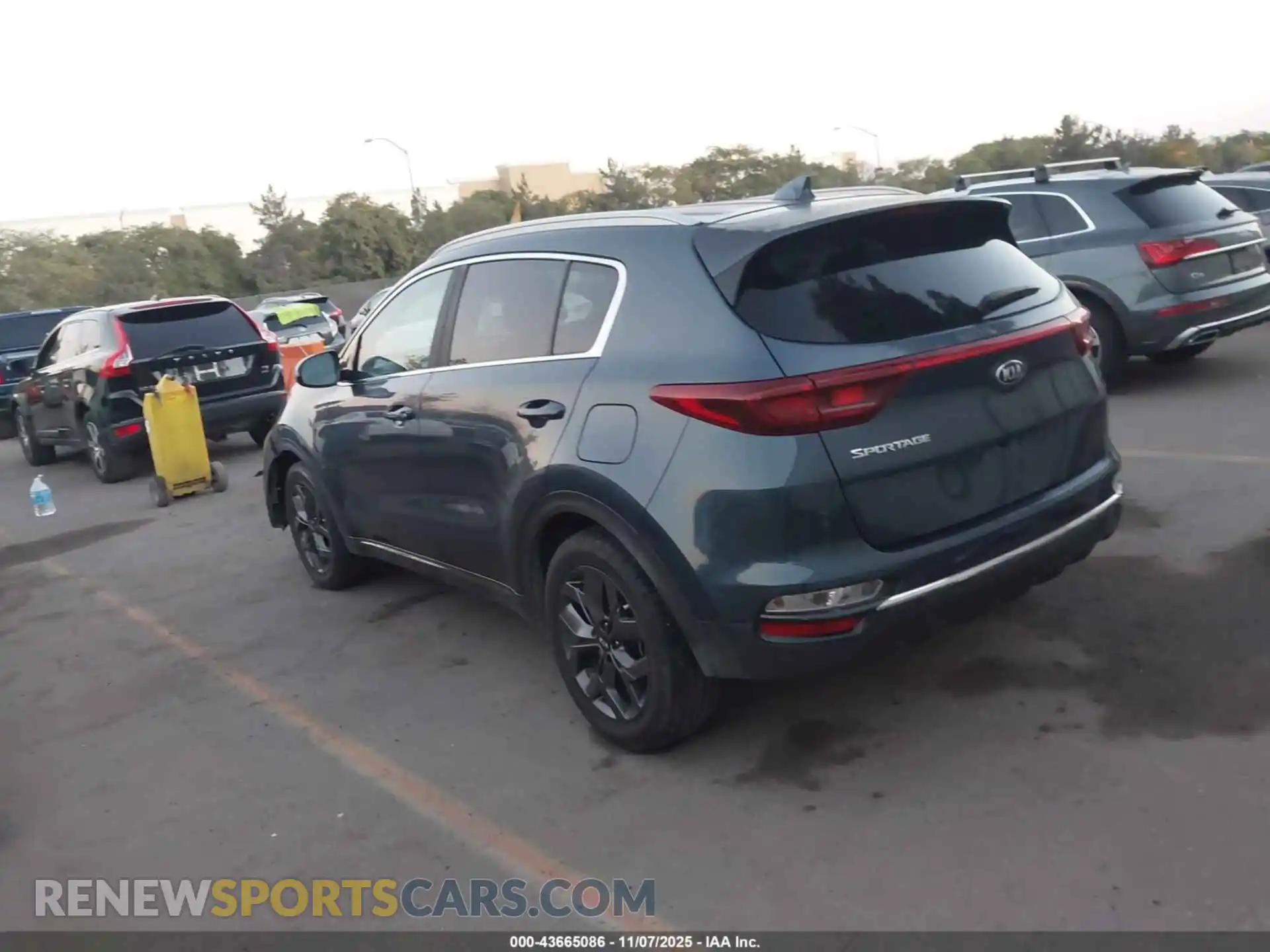 3 Photograph of a damaged car KNDP63AC2M7870109 KIA SPORTAGE 2021