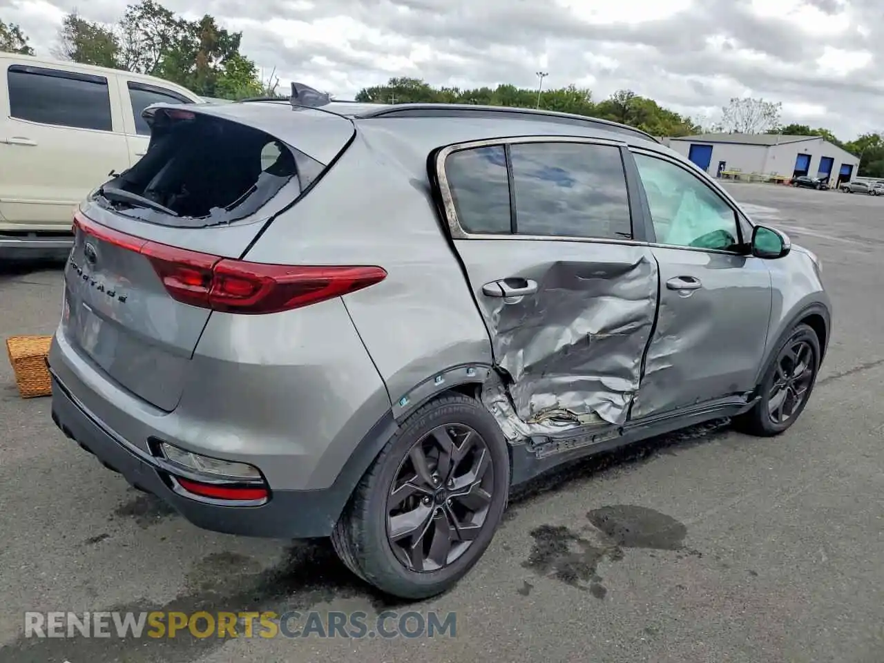 3 Photograph of a damaged car KNDP63AC8M7885200 KIA SPORTAGE 2021