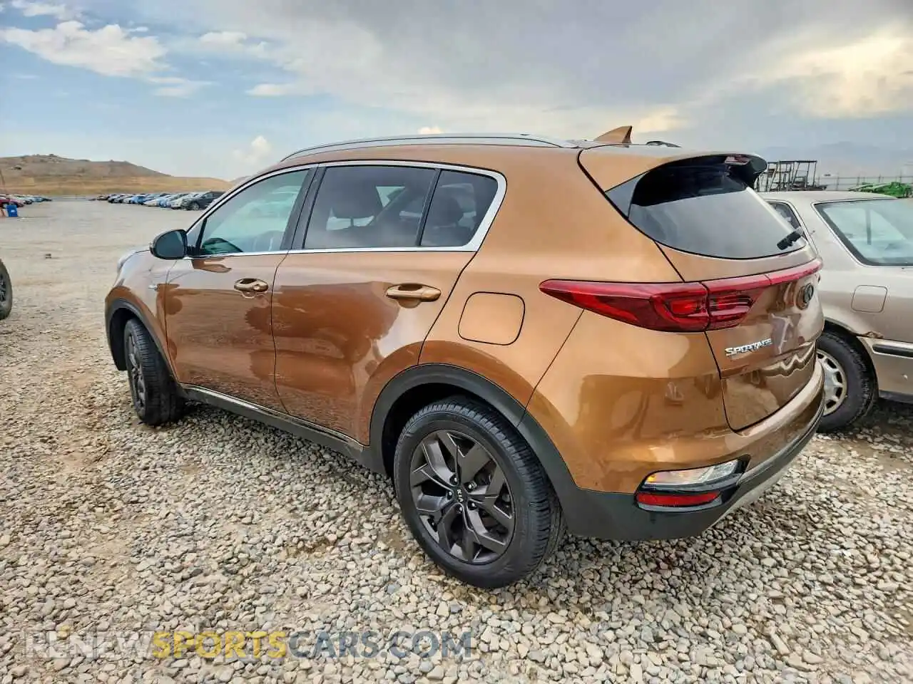 2 fotografías del automóvil dañado KNDP6CAC1M7898631 KIA SPORTAGE 2021