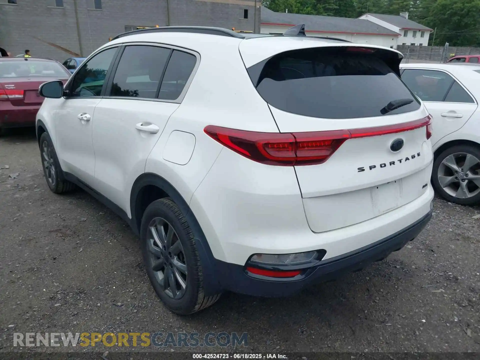 3 Photograph of a damaged car KNDP6CAC4M7874260 KIA SPORTAGE 2021