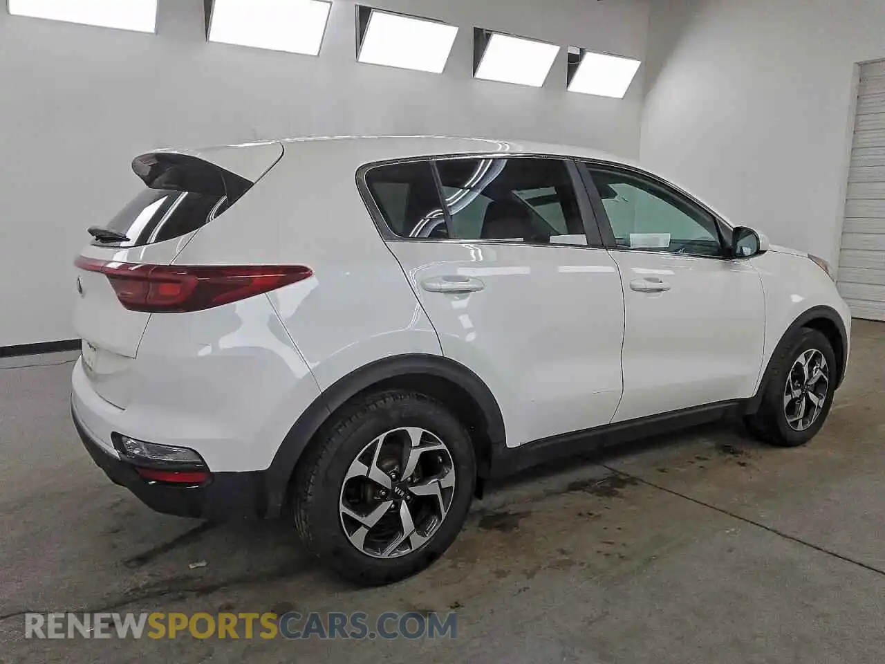 3 Photograph of a damaged car KNDPM3AC0M7929082 KIA SPORTAGE 2021