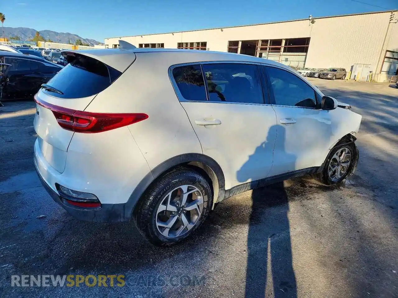 3 Photograph of a damaged car KNDPM3AC5M7906705 KIA SPORTAGE 2021