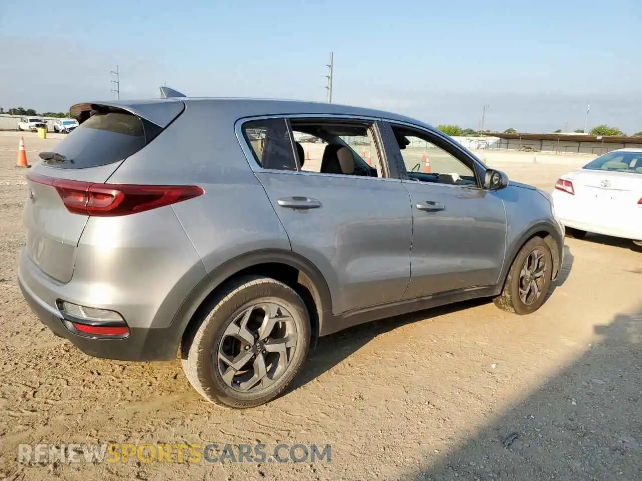 3 Photograph of a damaged car KNDPM3AC5M7933421 KIA SPORTAGE 2021