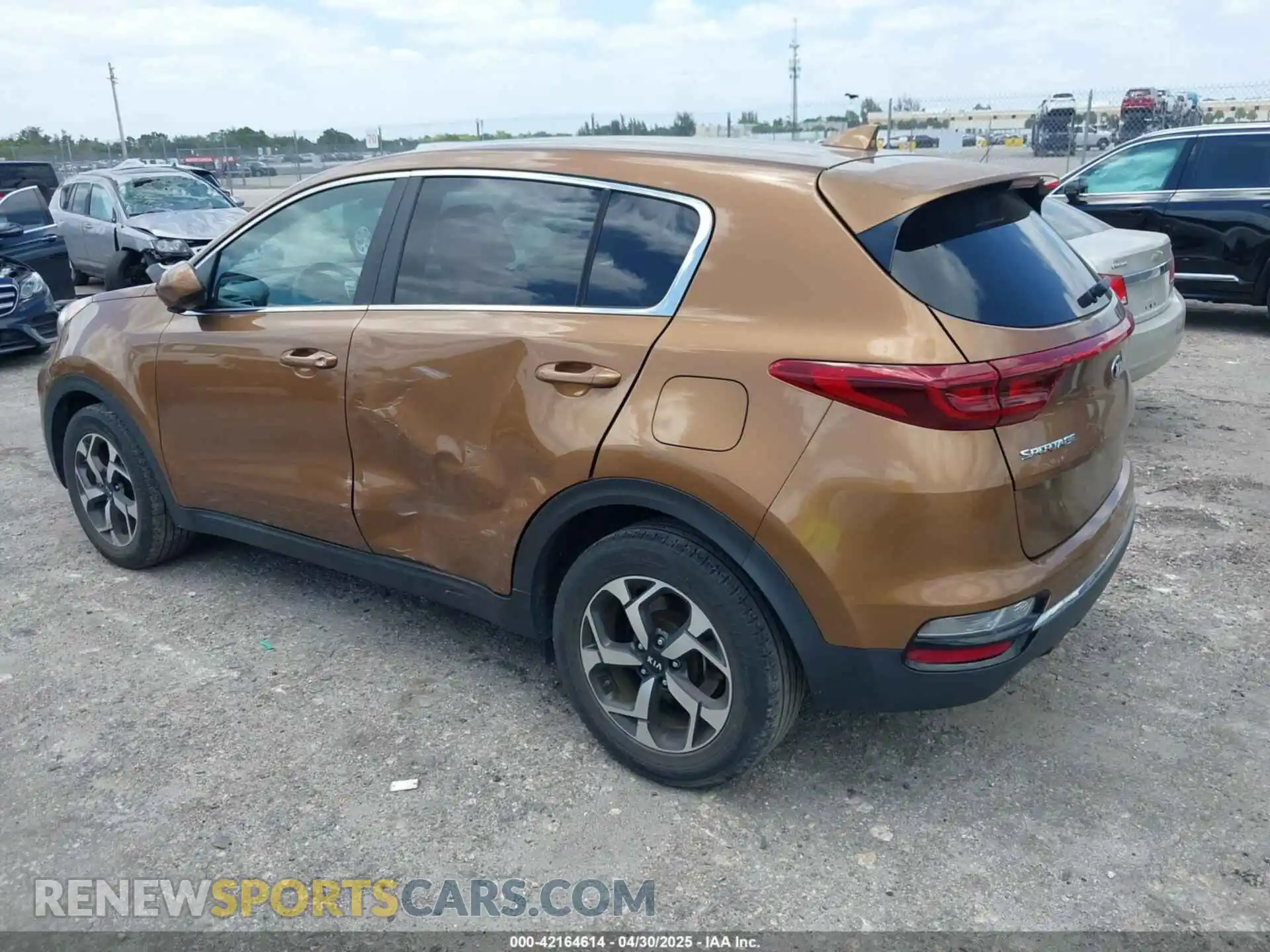 3 Photograph of a damaged car KNDPM3AC7M7885002 KIA SPORTAGE 2021