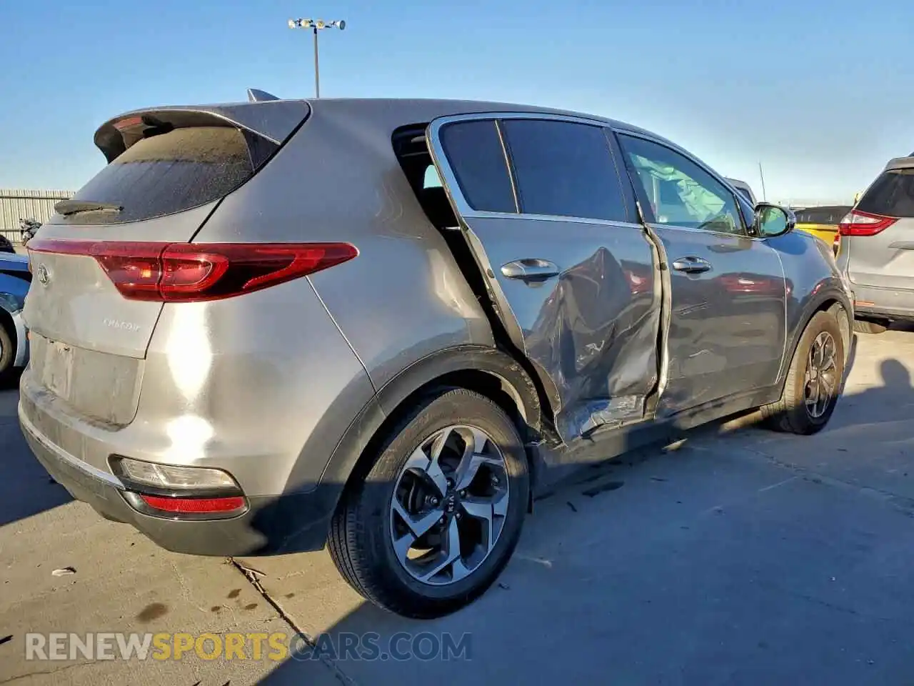 3 Photograph of a damaged car KNDPM3AC7M7902879 KIA SPORTAGE 2021