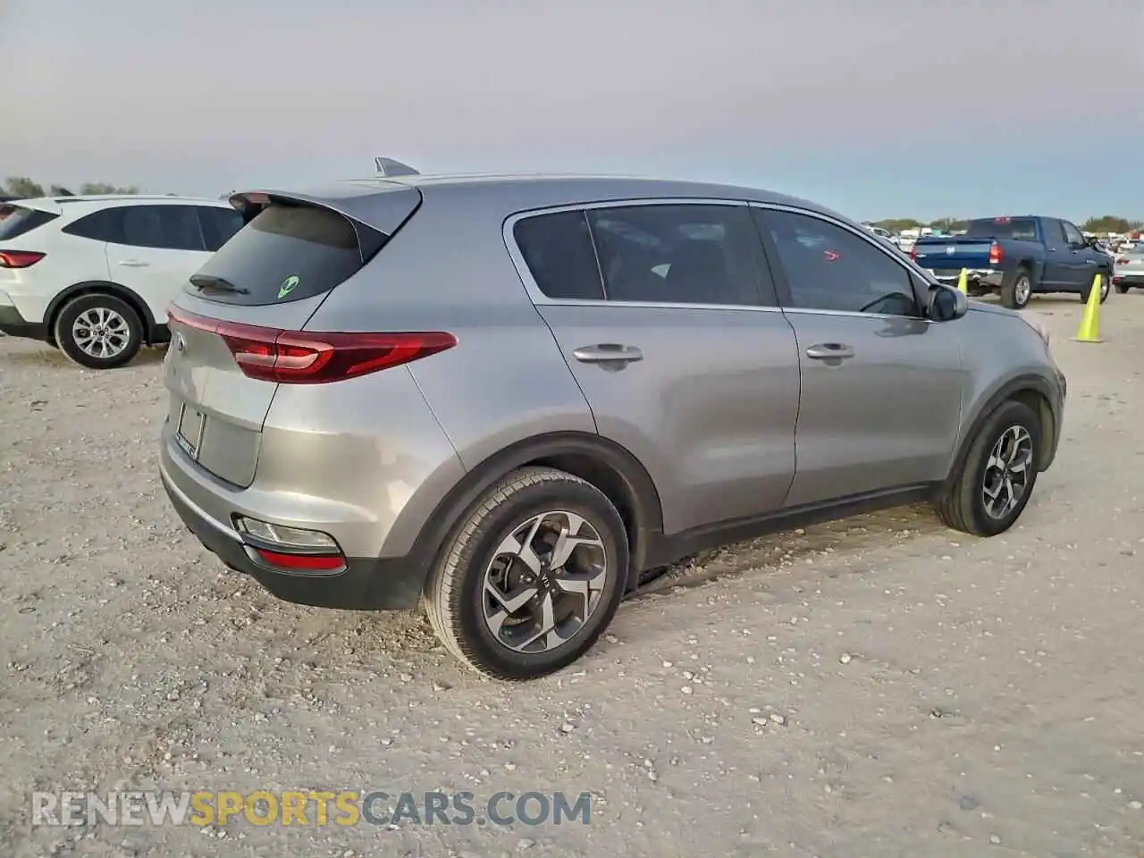 3 Photograph of a damaged car KNDPM3AC7M7938023 KIA SPORTAGE 2021