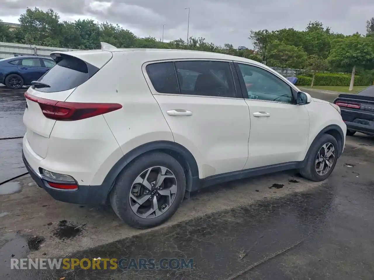 3 Photograph of a damaged car KNDPM3AC8M7899118 KIA SPORTAGE 2021