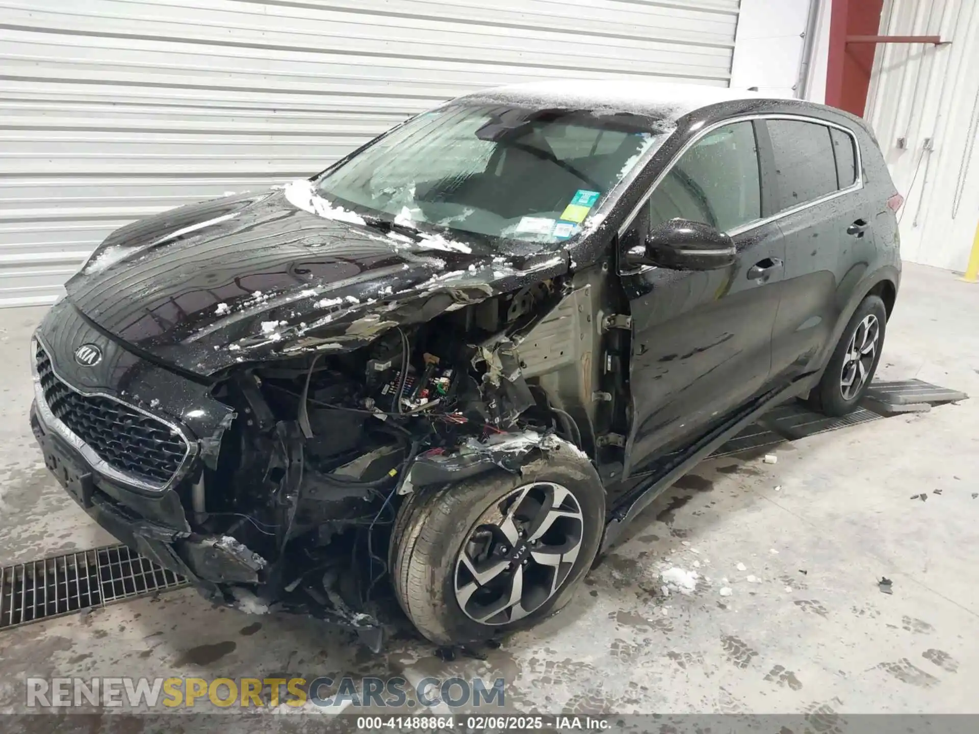 2 Photograph of a damaged car KNDPMCAC0M7895368 KIA SPORTAGE 2021