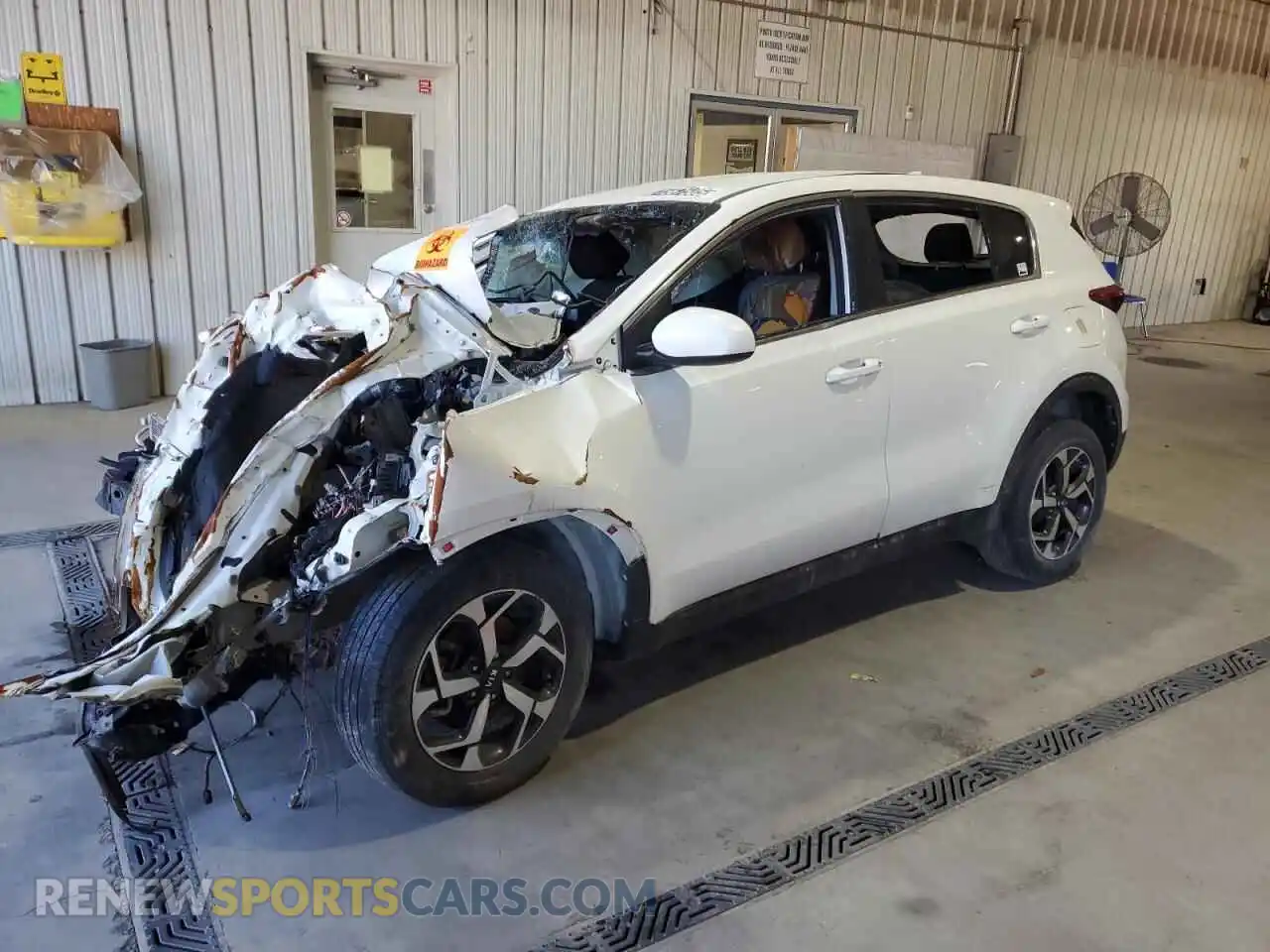 1 Photograph of a damaged car KNDPMCAC0M7944973 KIA SPORTAGE 2021