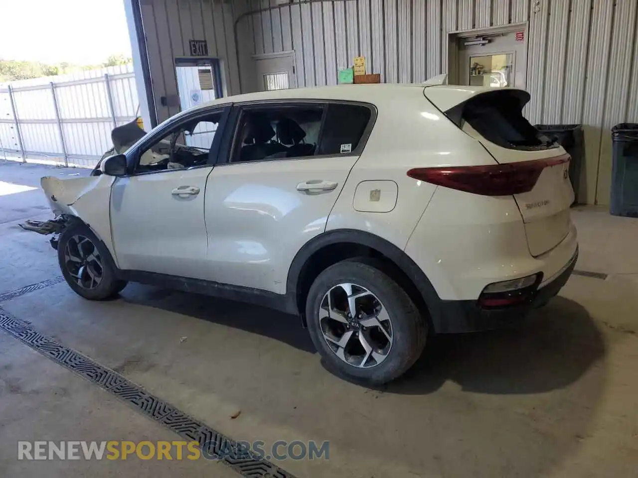 2 Photograph of a damaged car KNDPMCAC0M7944973 KIA SPORTAGE 2021