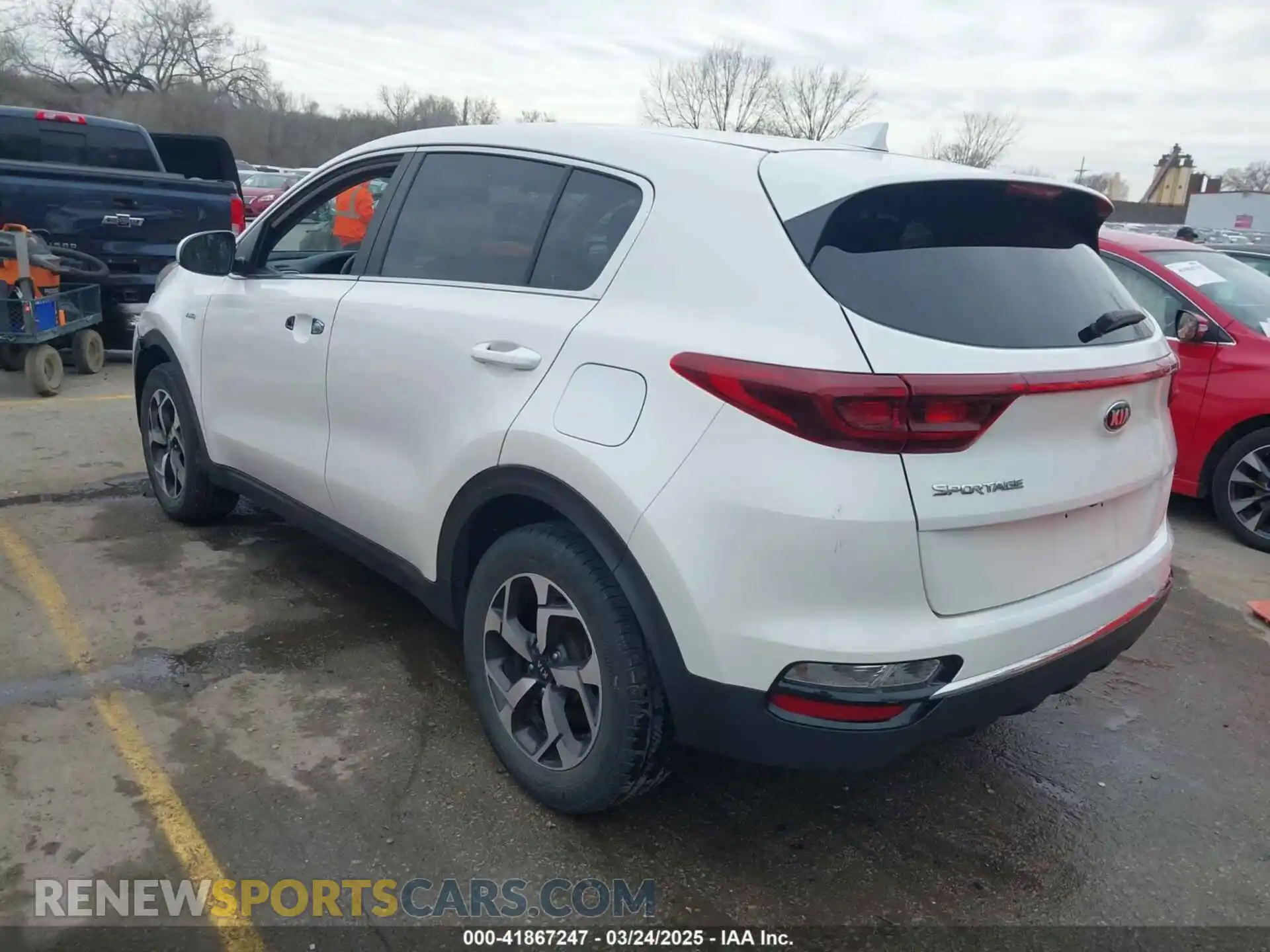 3 fotografías del automóvil dañado KNDPMCAC1M7932928 KIA SPORTAGE 2021