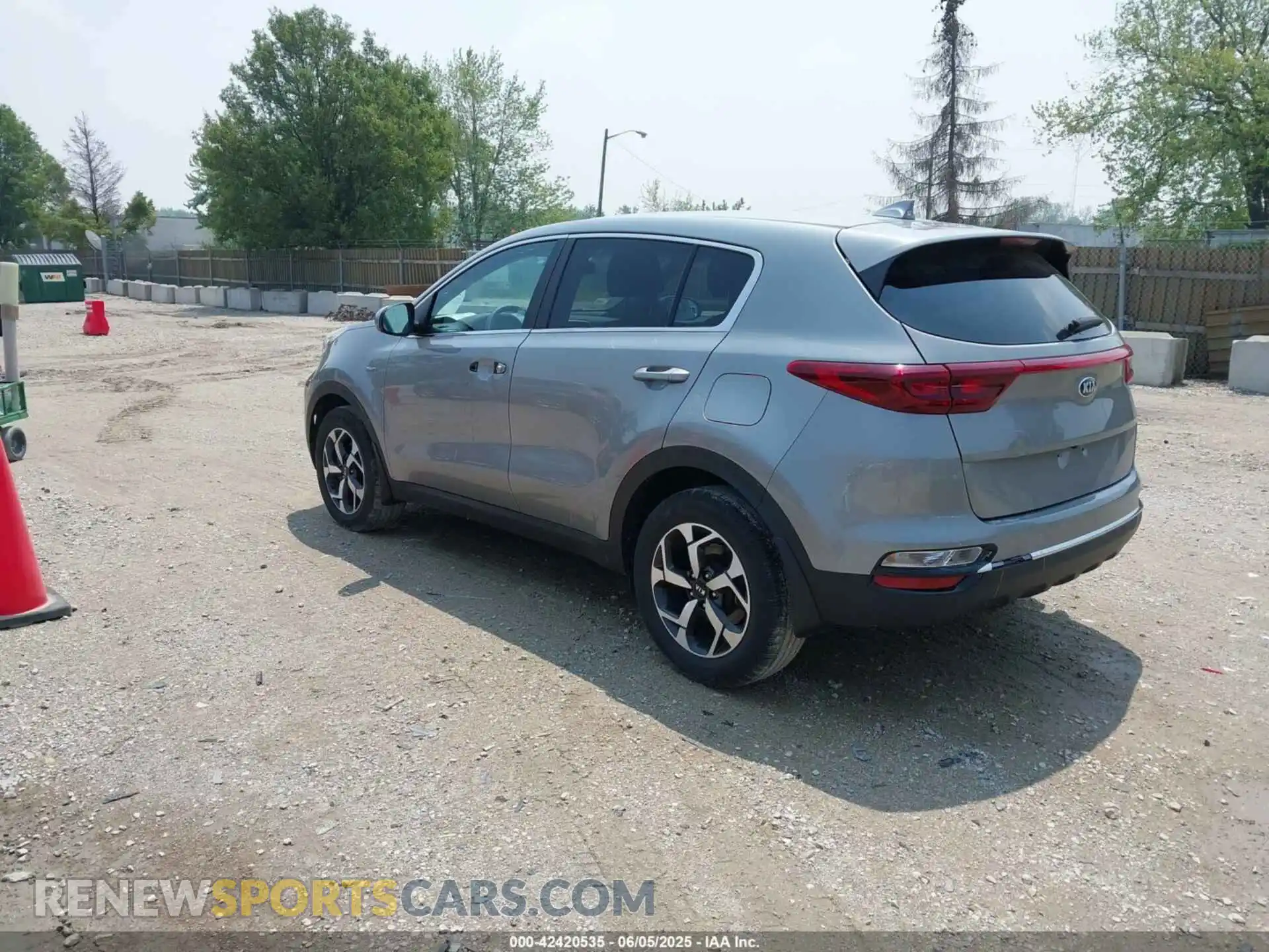 3 Photograph of a damaged car KNDPMCAC1M7943864 KIA SPORTAGE 2021