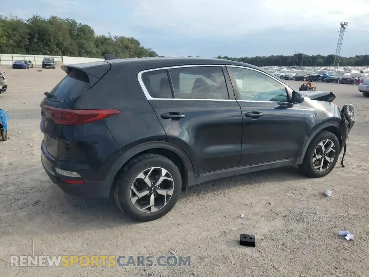 3 fotografías del automóvil dañado KNDPMCAC2M7865014 KIA SPORTAGE 2021