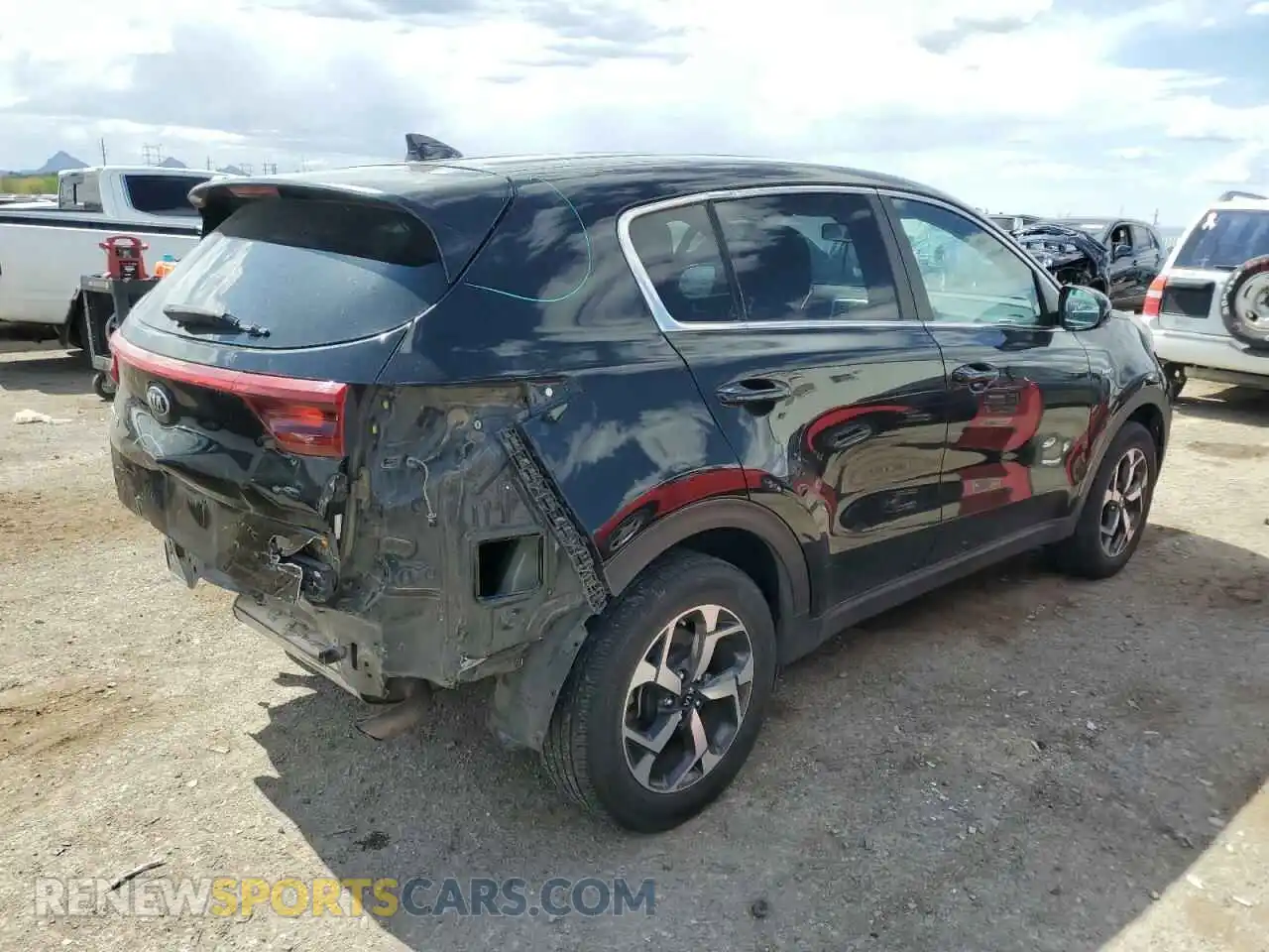 3 Photograph of a damaged car KNDPMCAC2M7917032 KIA SPORTAGE 2021