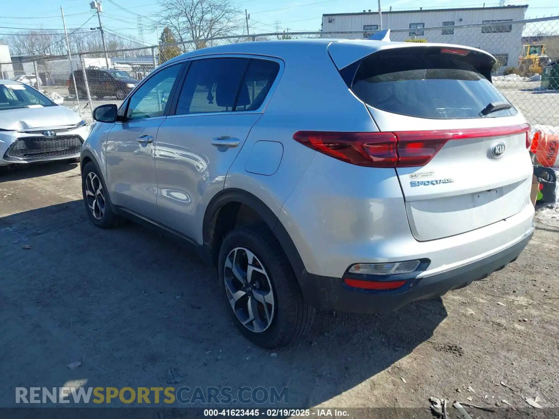 3 Photograph of a damaged car KNDPMCAC2M7918181 KIA SPORTAGE 2021